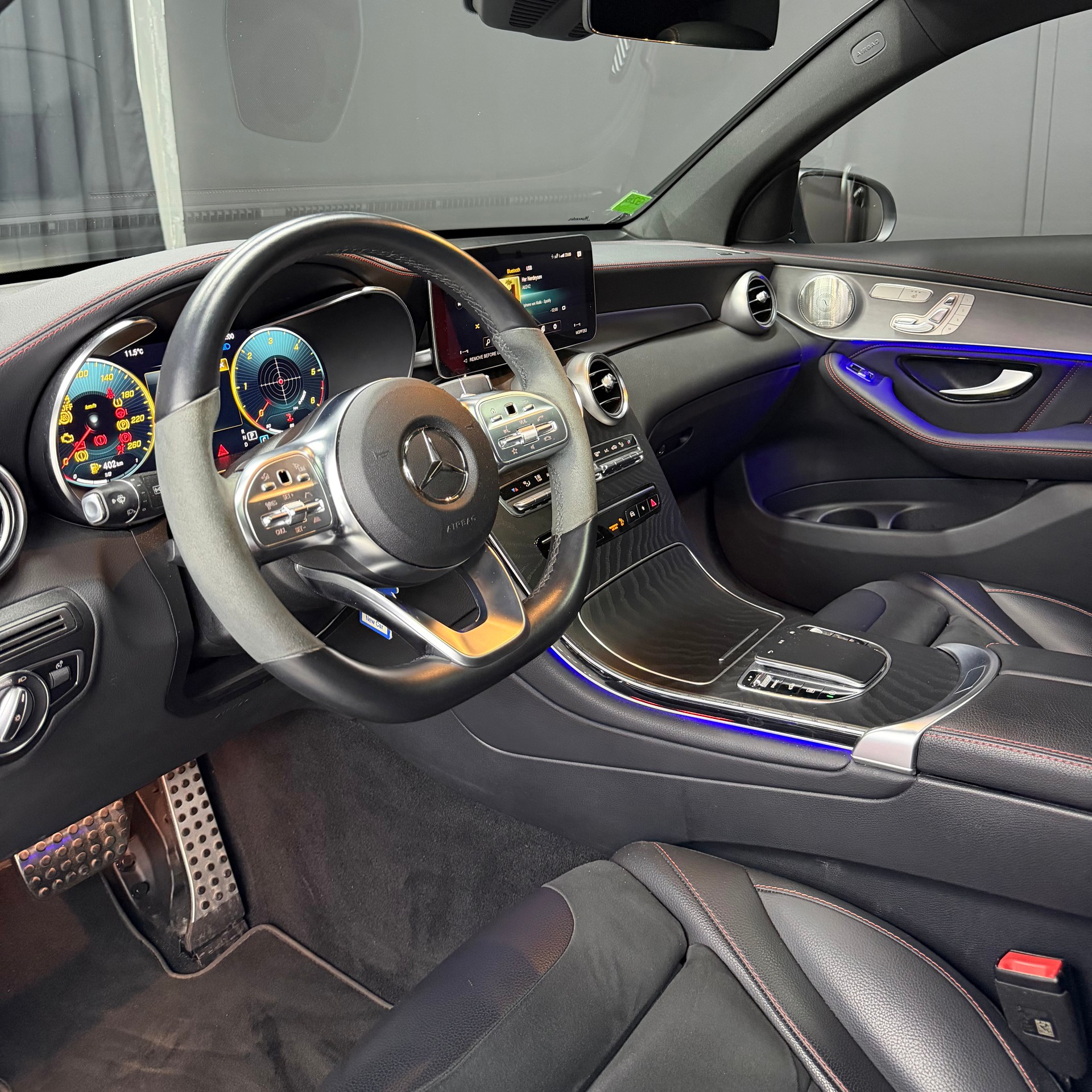 MERCEDES-BENZ GLC Coupé 220 d AMG Line 4Matic 9G-Tronic-image-8