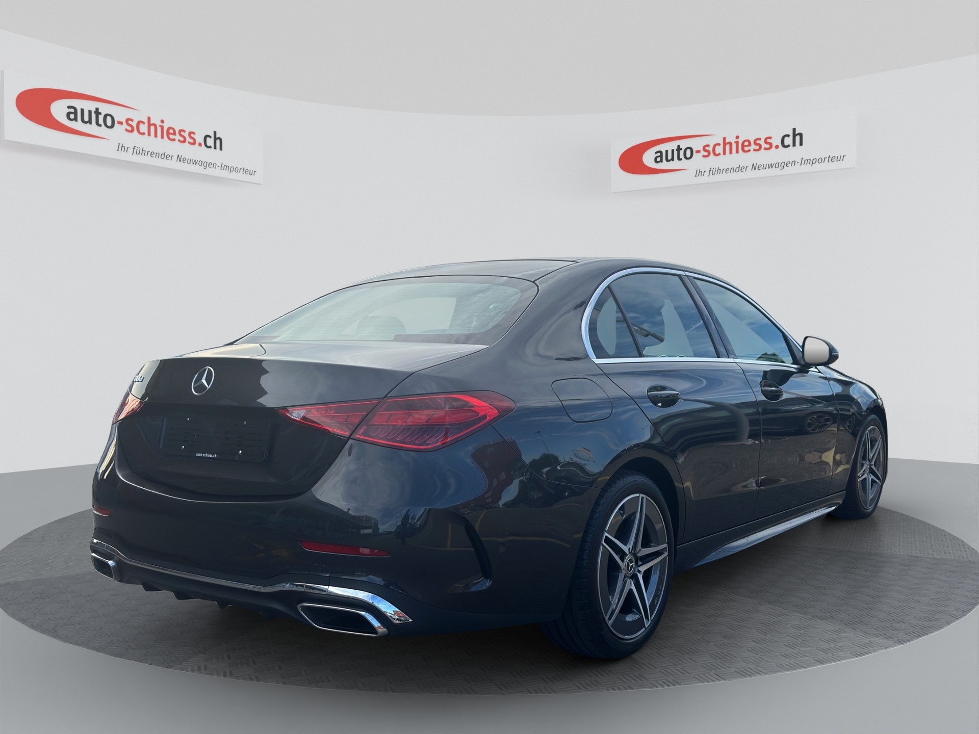 MERCEDES-BENZ C 300 d AMG Line-image-4