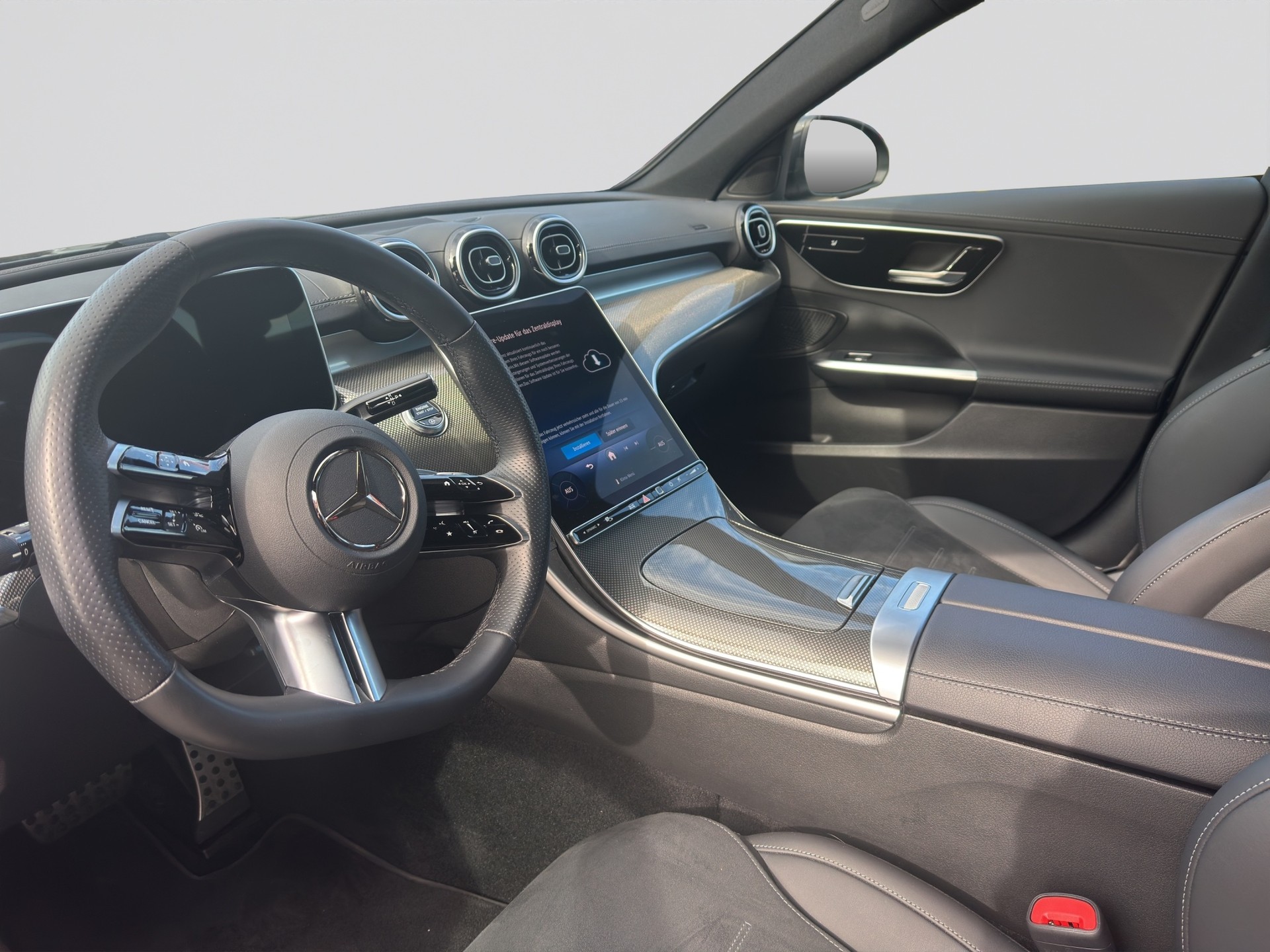 MERCEDES-BENZ C 300 d AMG Line-image-6