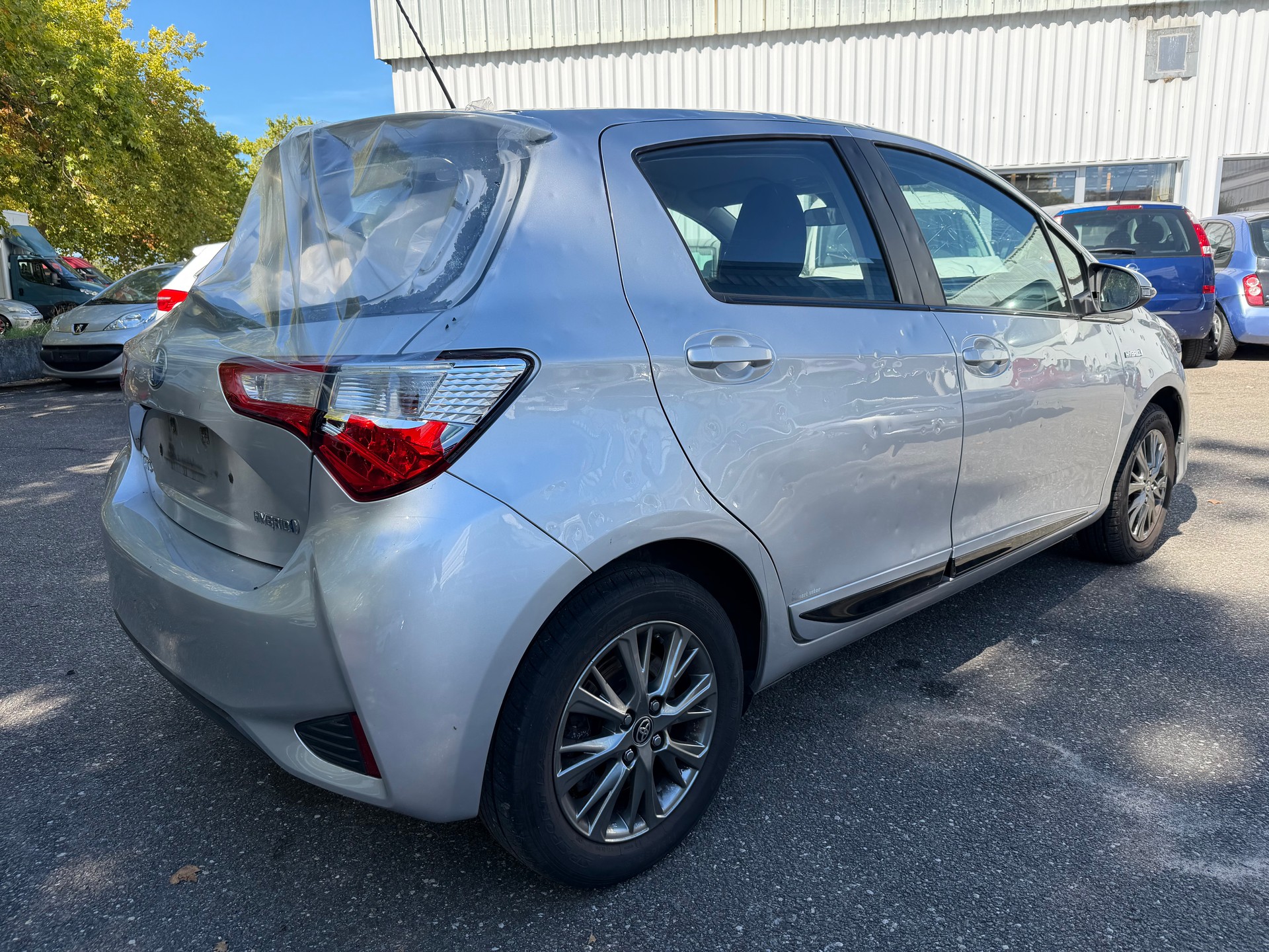 TOYOTA Yaris 1.5 VVT-i Hybrid Comfort e-CVT-image-4