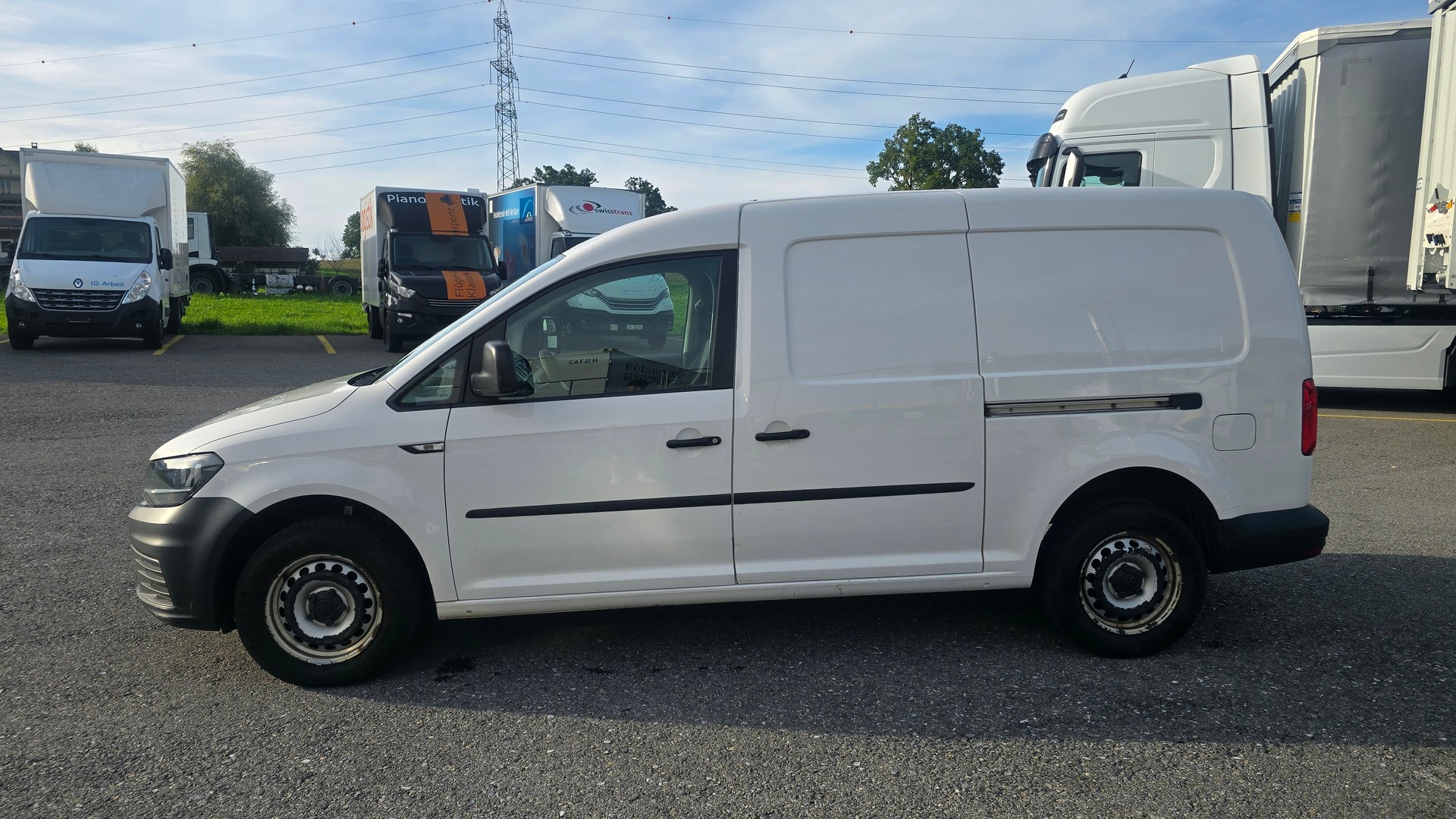 VW Caddy Maxi 2.0TDI BlueMotion Technology-image-3
