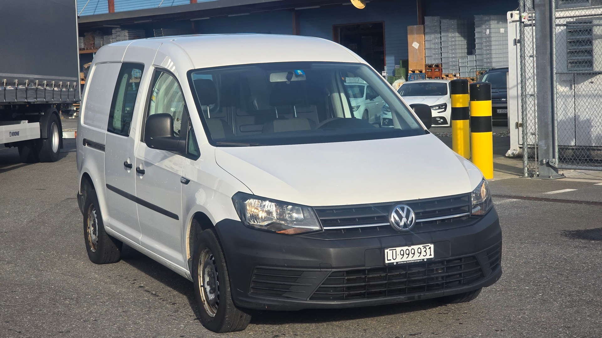 VW Caddy Maxi 2.0TDI BlueMotion Technology-image-0