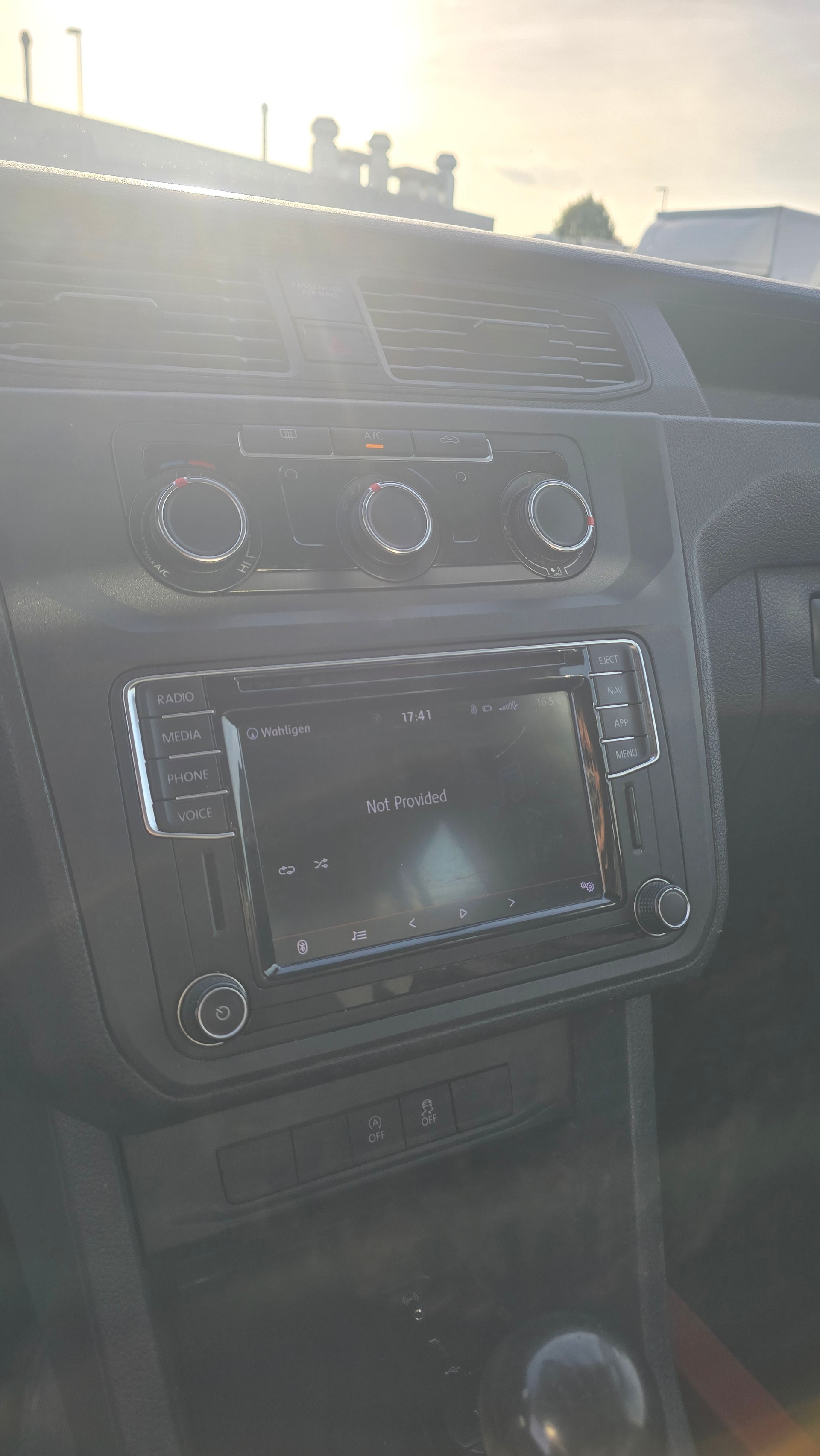 VW Caddy Maxi 2.0TDI BlueMotion Technology-image-13