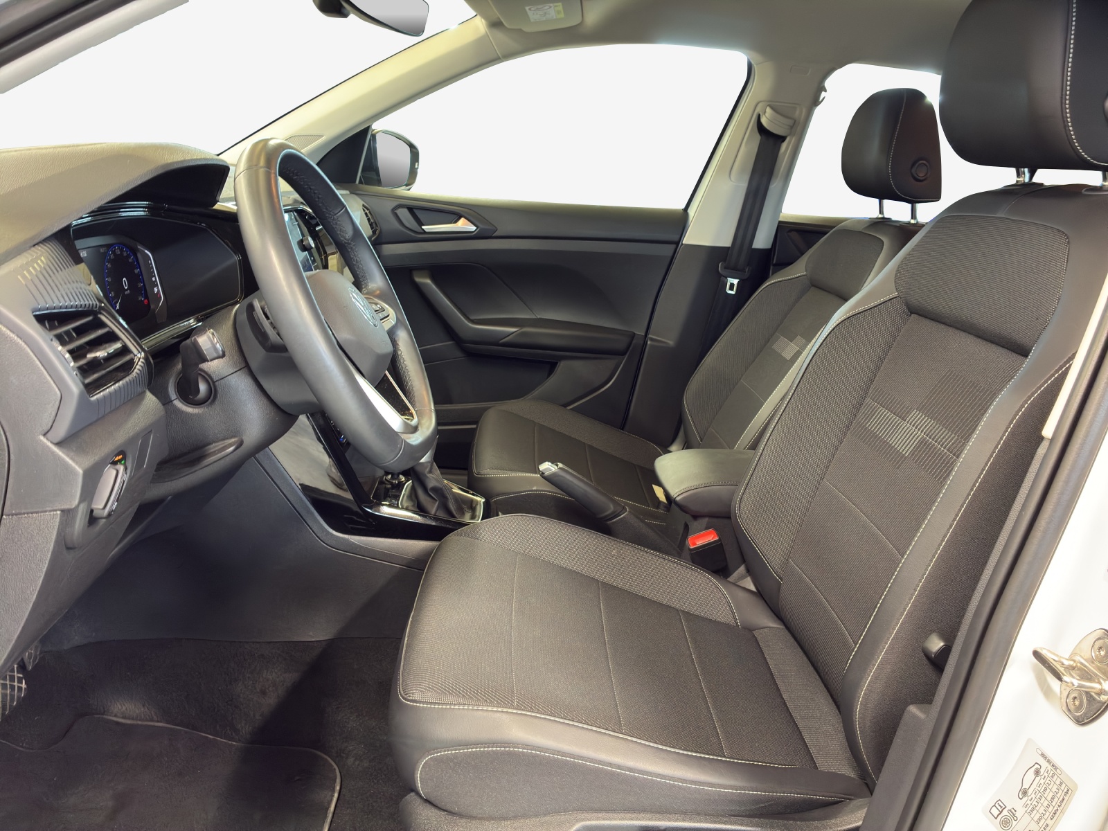 VW T-Cross 1.0 TSI Life Limited DSG-image-7