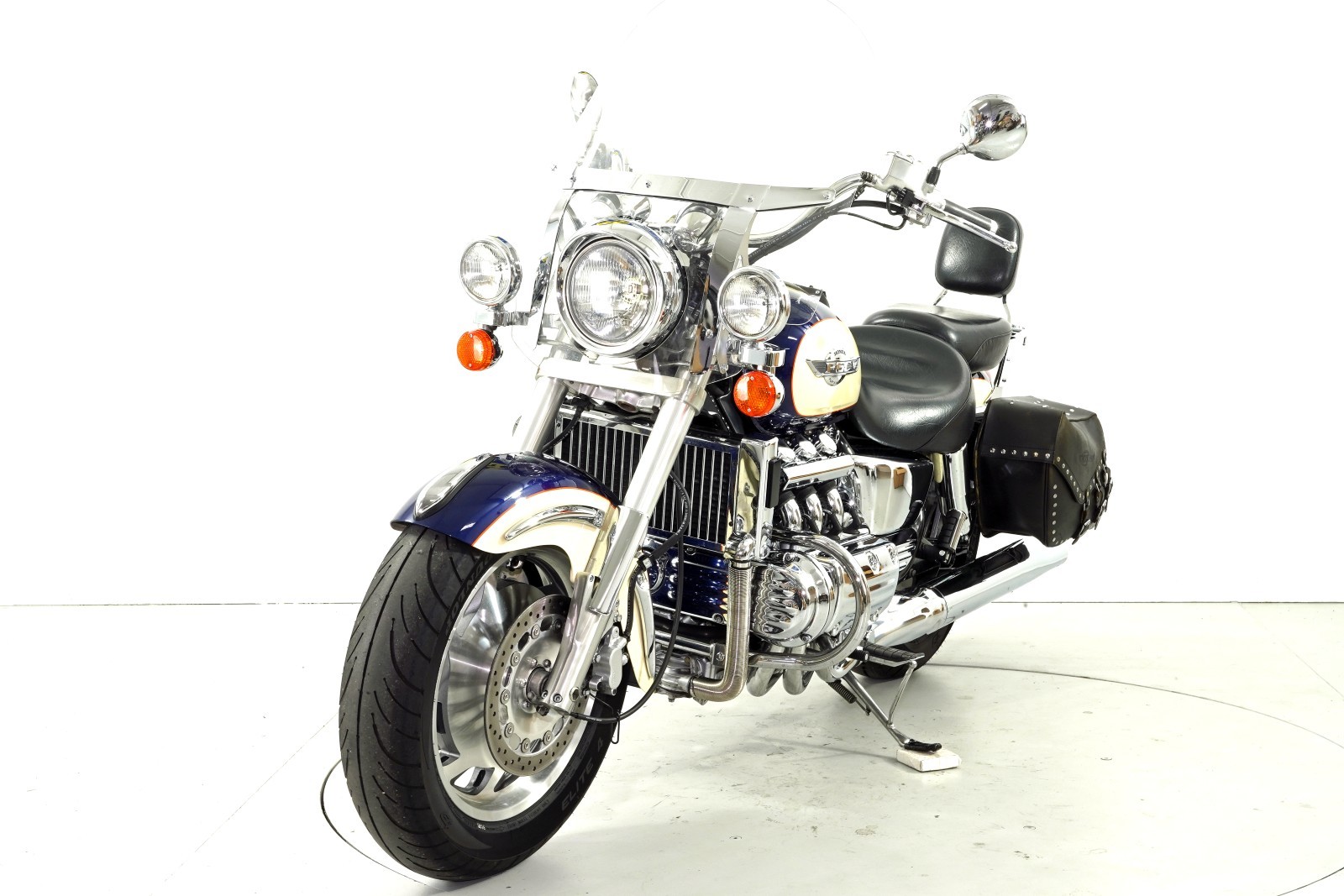 HONDA GL 1500C-showroom-element-2