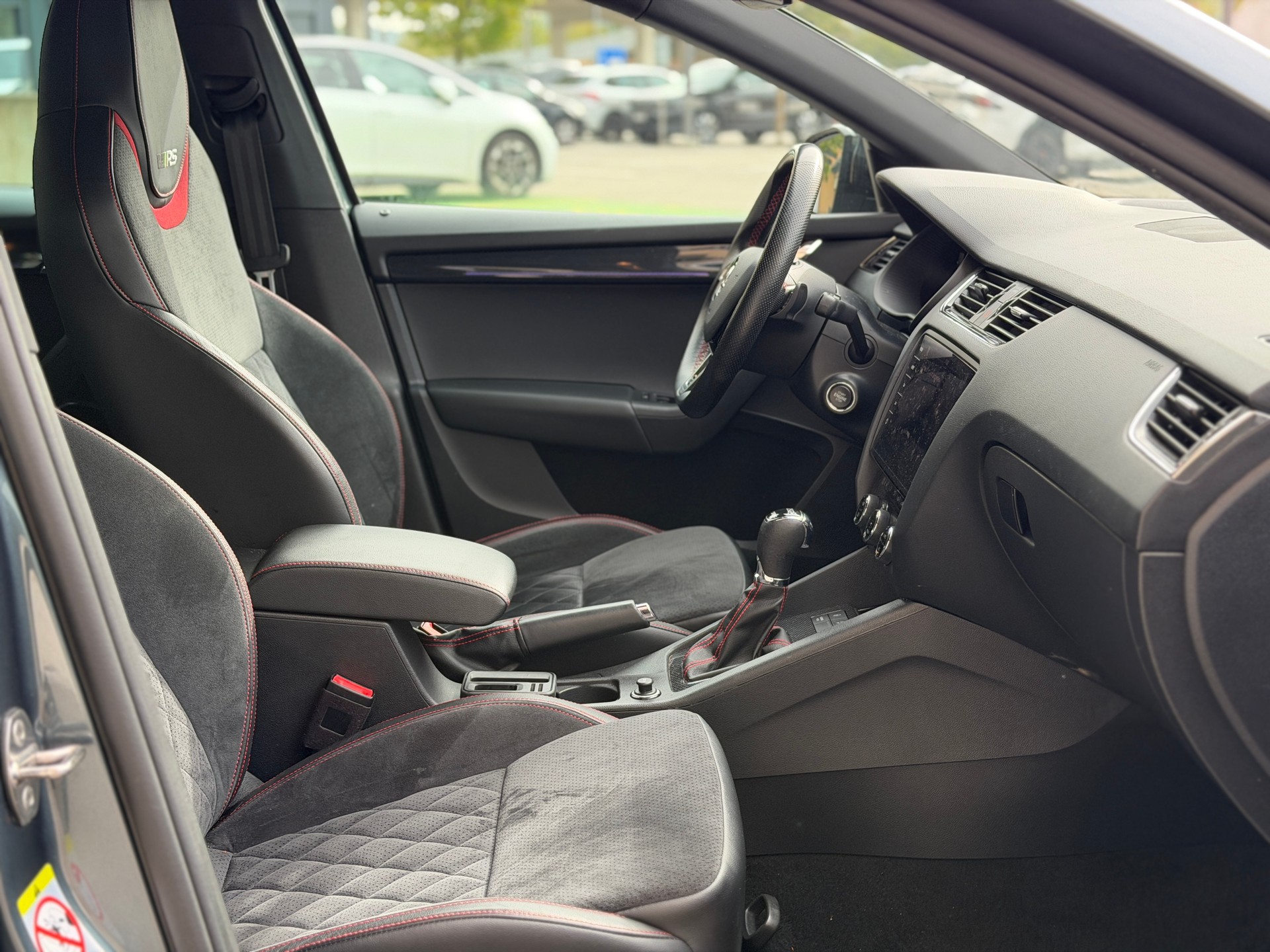 SKODA Octavia Combi 2.0 TDI RS 4x4 DSG-image-22