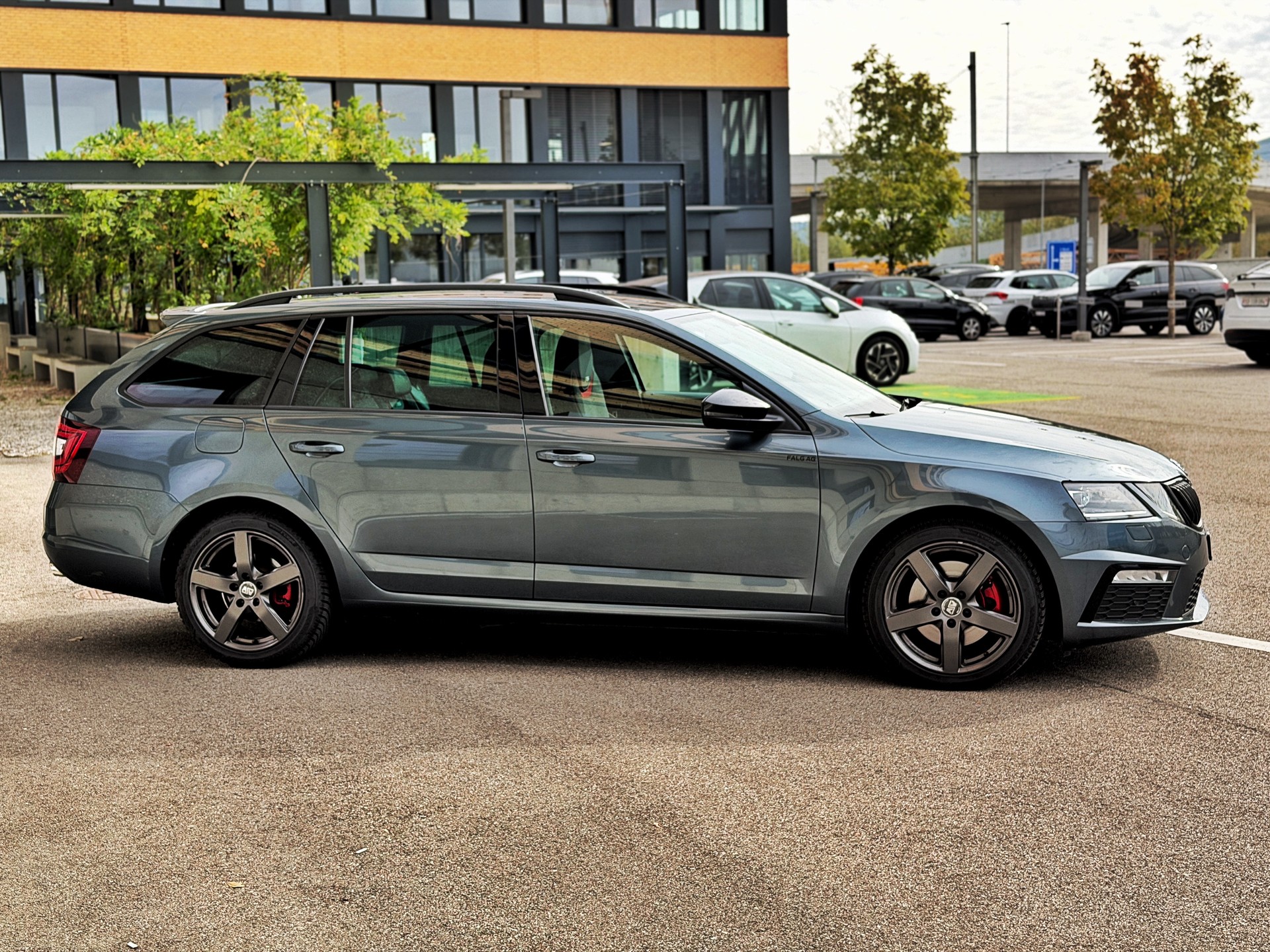 SKODA Octavia Combi 2.0 TDI RS 4x4 DSG-image-6