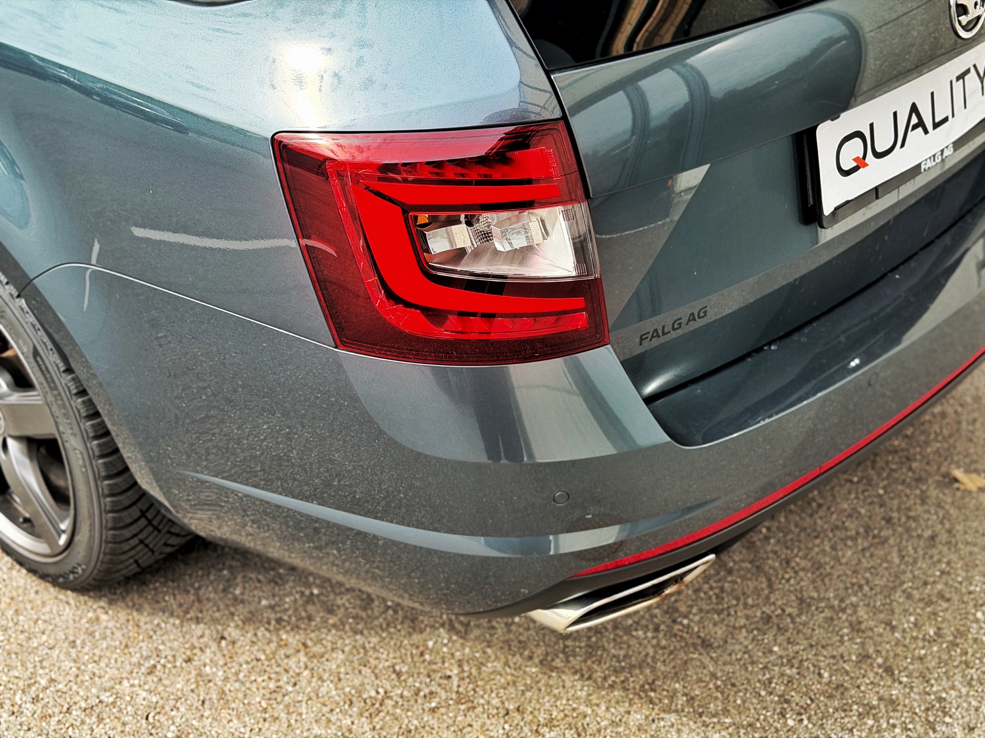 SKODA Octavia Combi 2.0 TDI RS 4x4 DSG-image-11