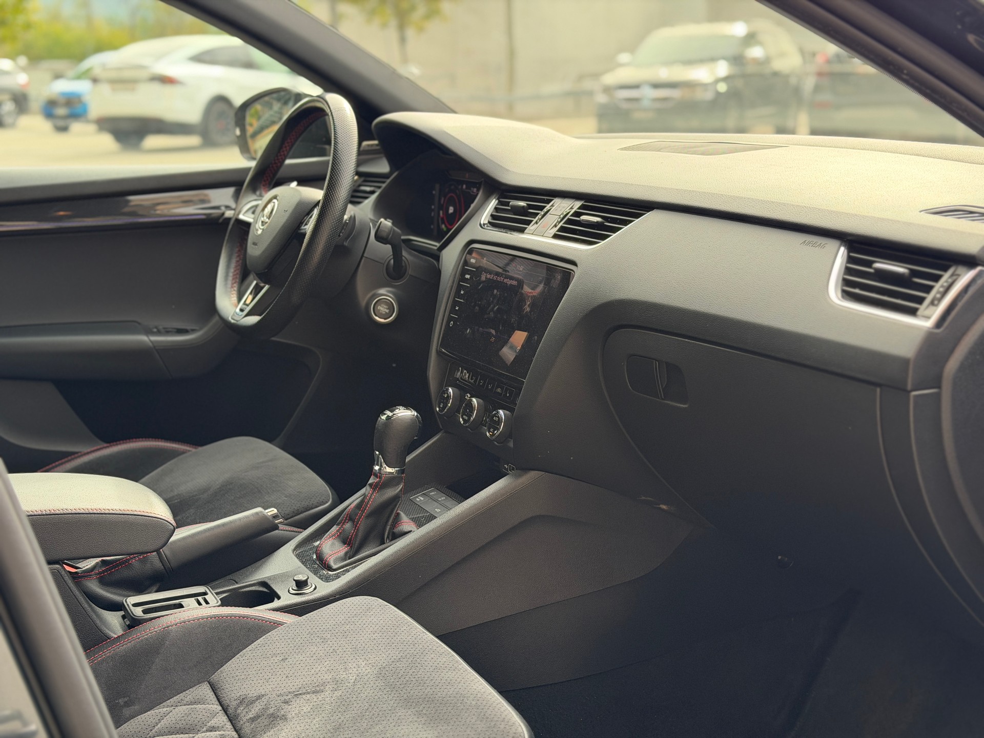 SKODA Octavia Combi 2.0 TDI RS 4x4 DSG-image-23