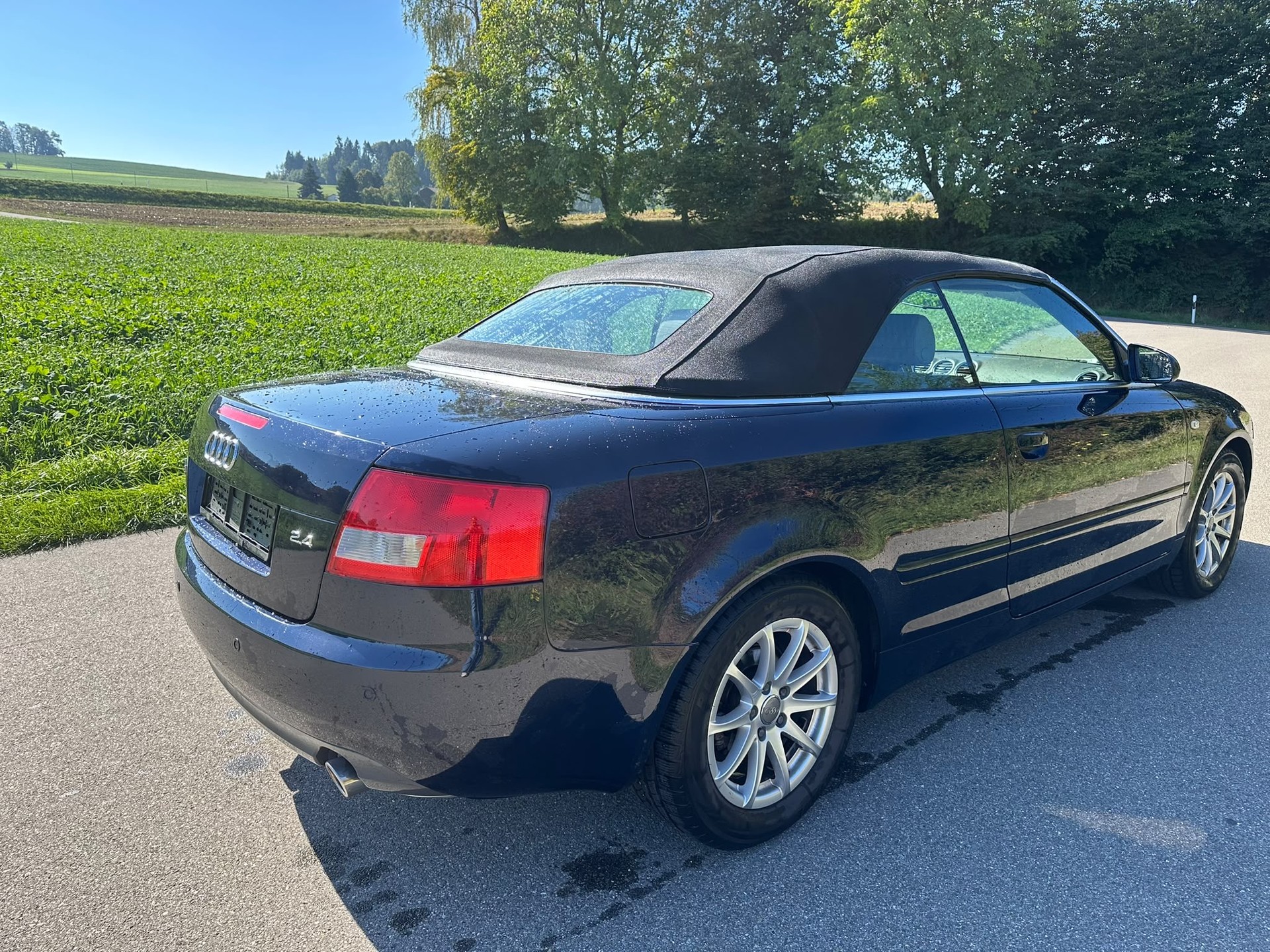 AUDI A4 Cabriolet 2.4 V6-image-5