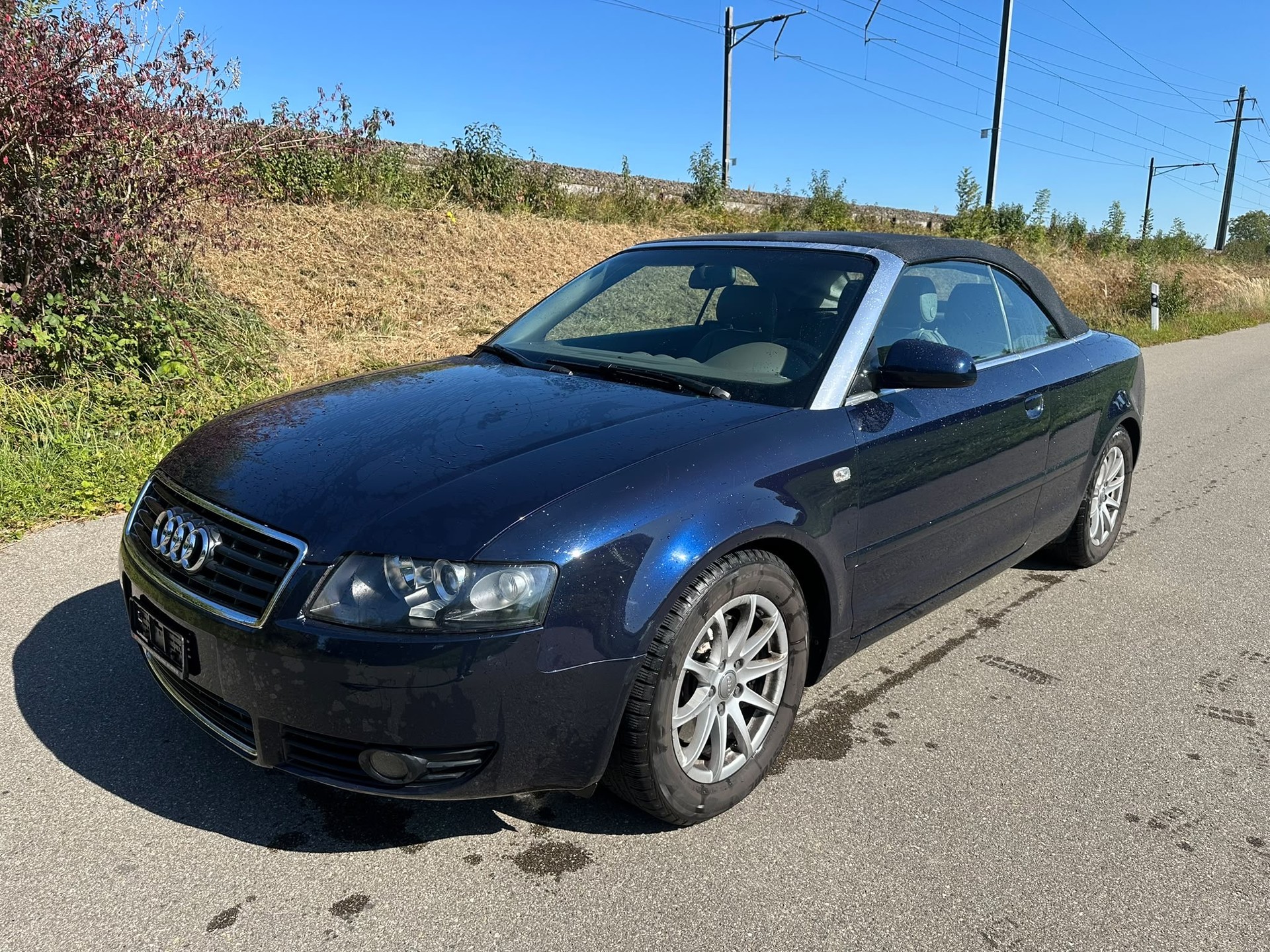 AUDI A4 Cabriolet 2.4 V6-image-1