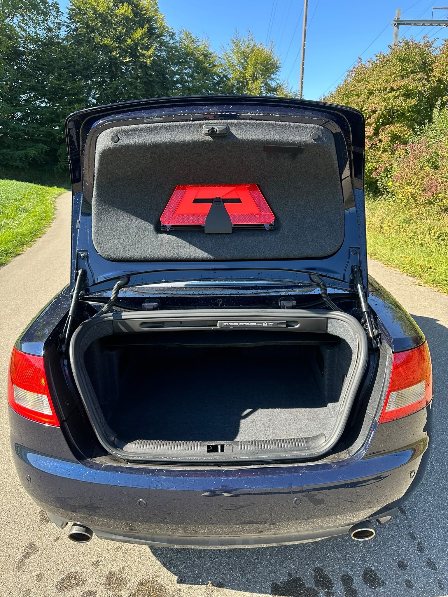AUDI A4 Cabriolet 2.4 V6-image-12
