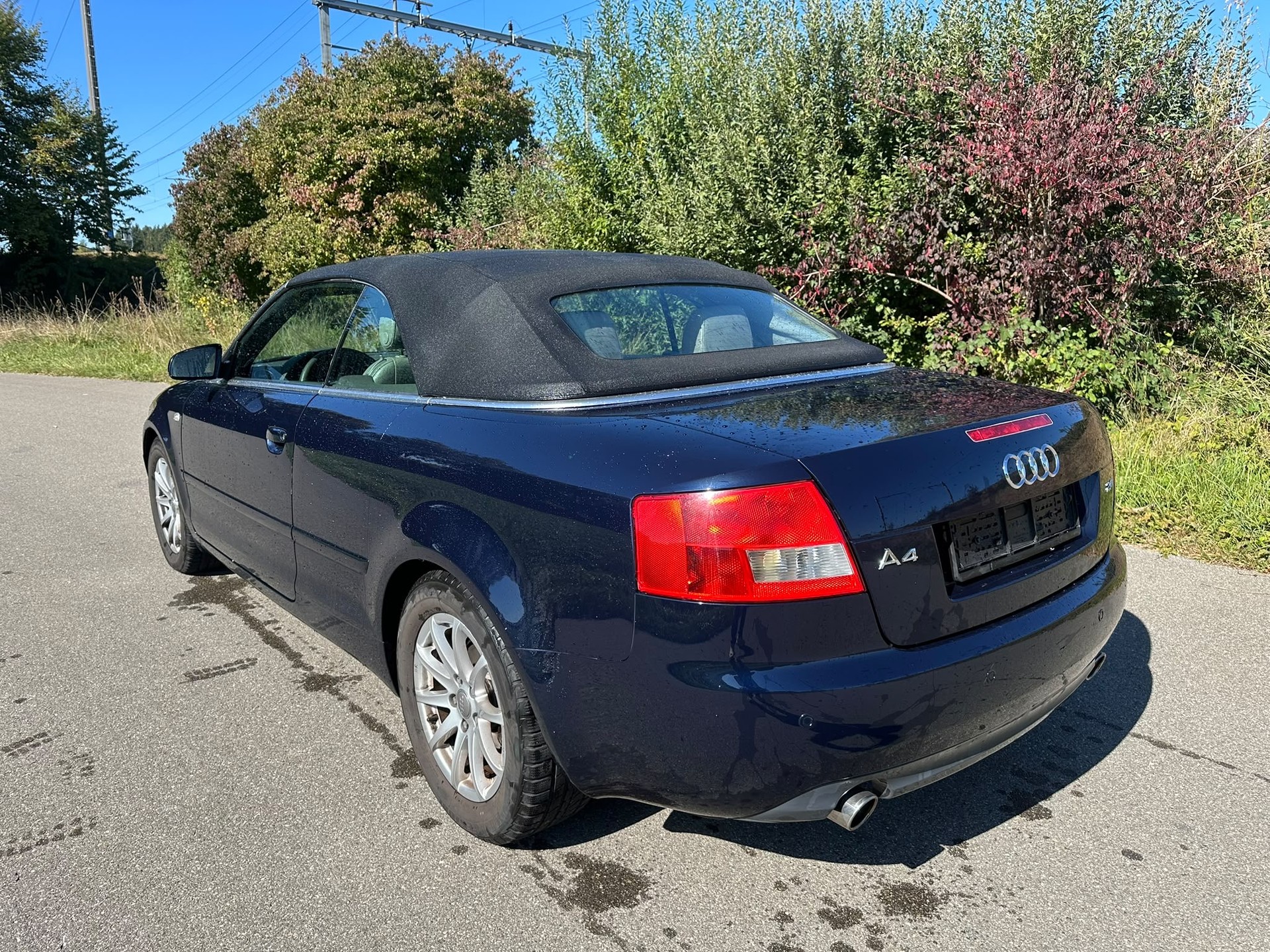 AUDI A4 Cabriolet 2.4 V6-image-4