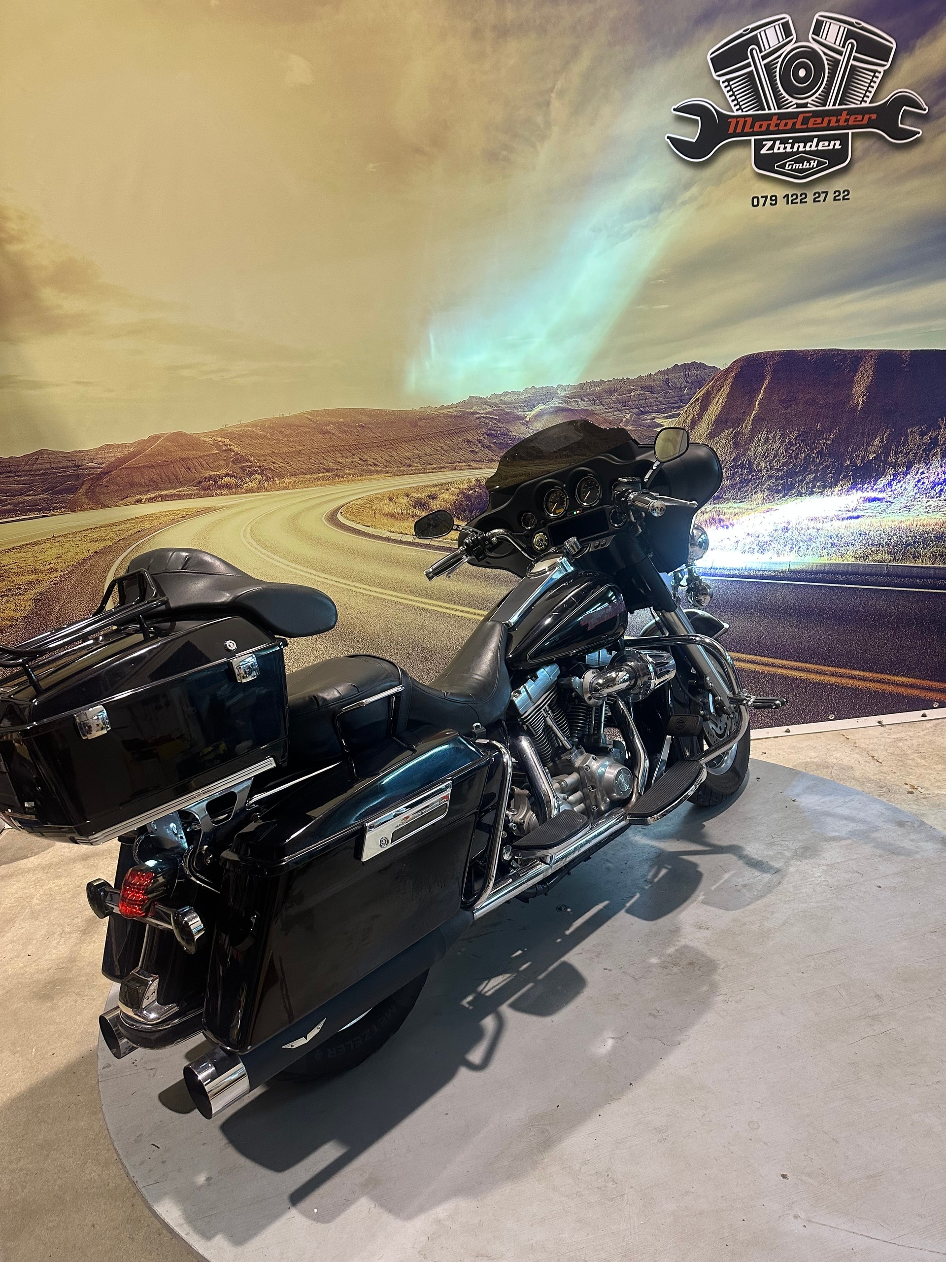 HARLEY-DAVIDSON FLHTI Electra Glide Standard-showroom-element-3