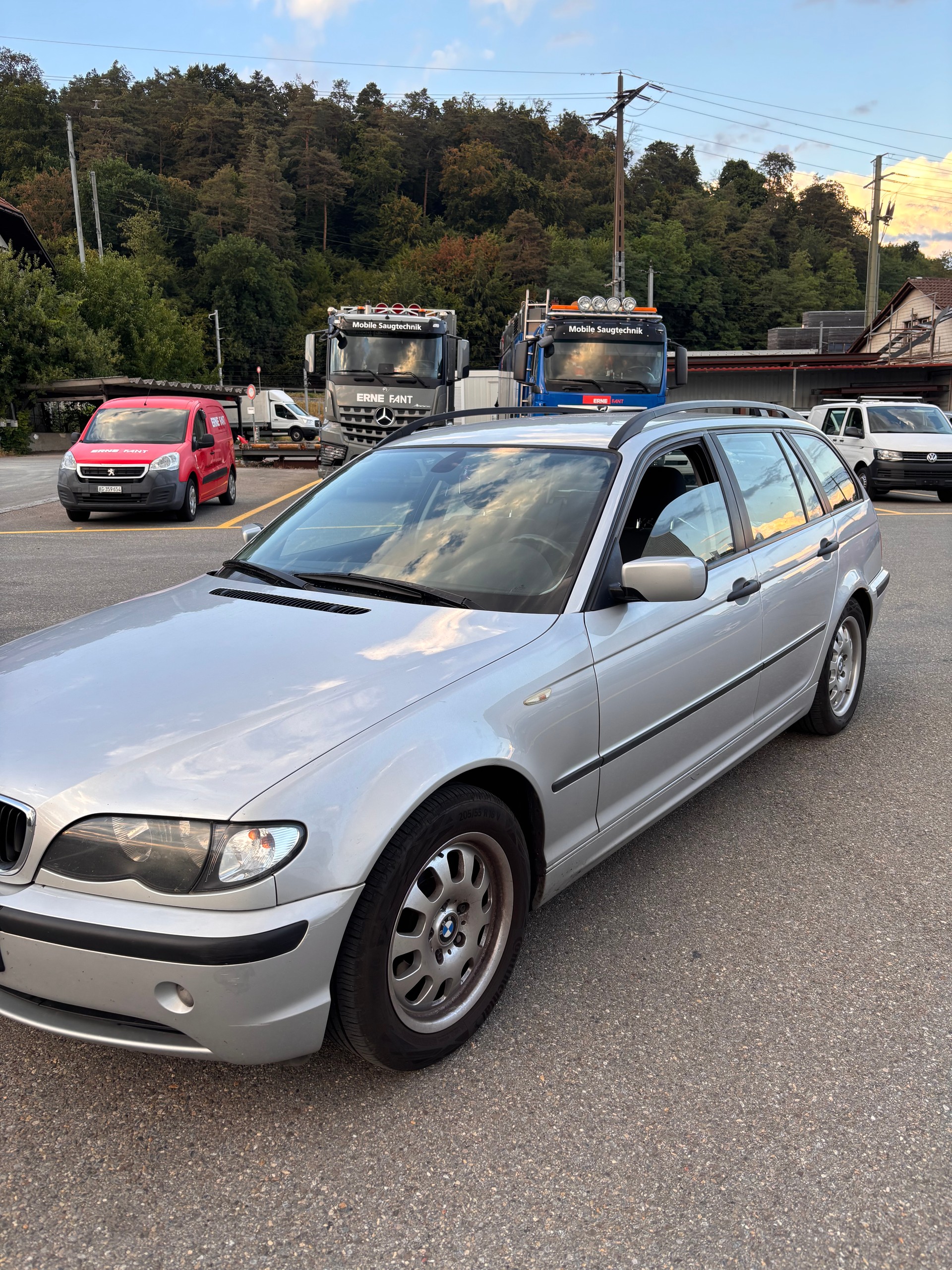 BMW 320d Touring-image-1