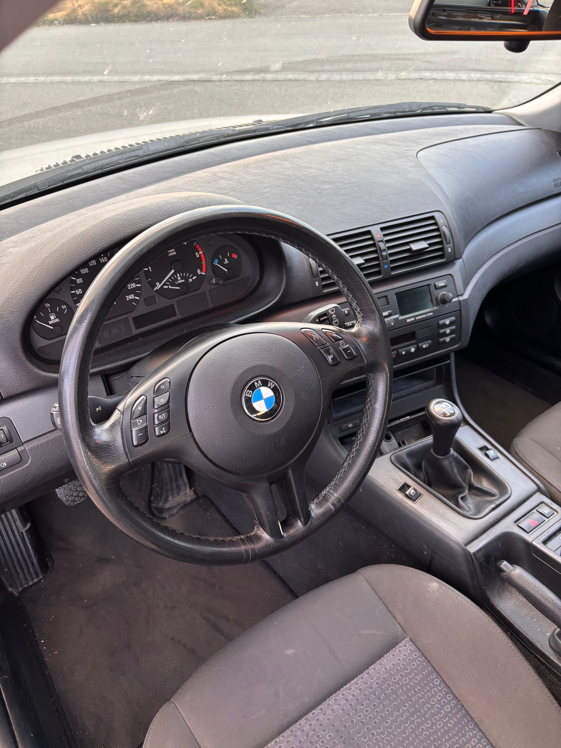 BMW 320d Touring-image-7