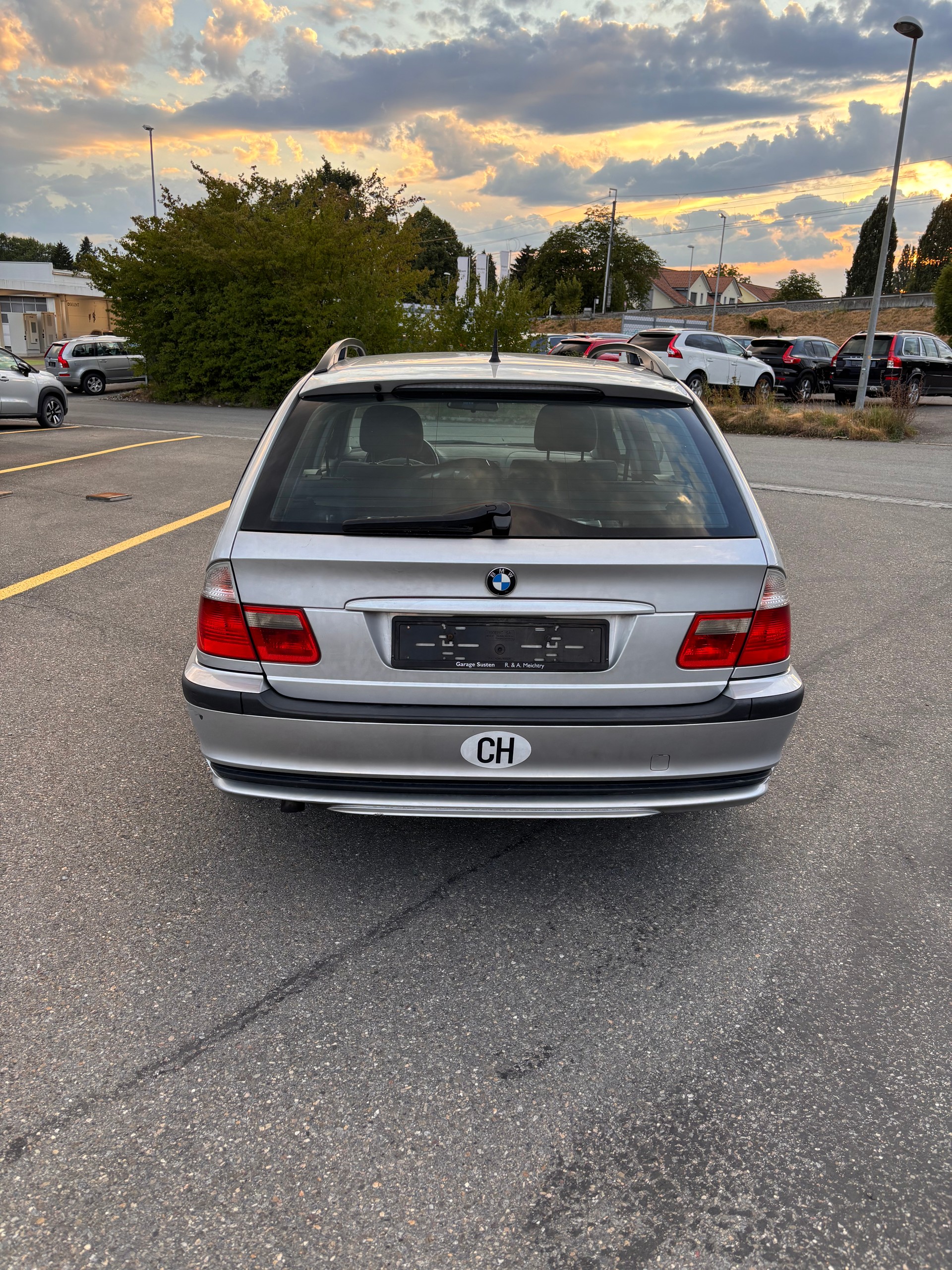 BMW 320d Touring-image-5