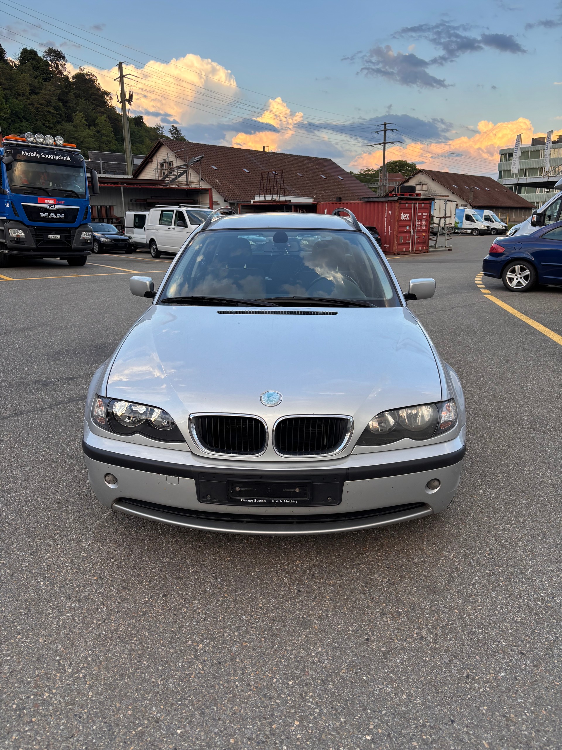 BMW 320d Touring-image-0