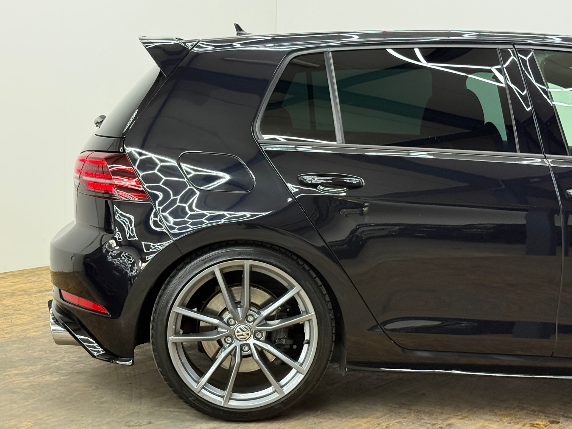 VW Golf 2.0 TSI R 4Motion DSG-image-15
