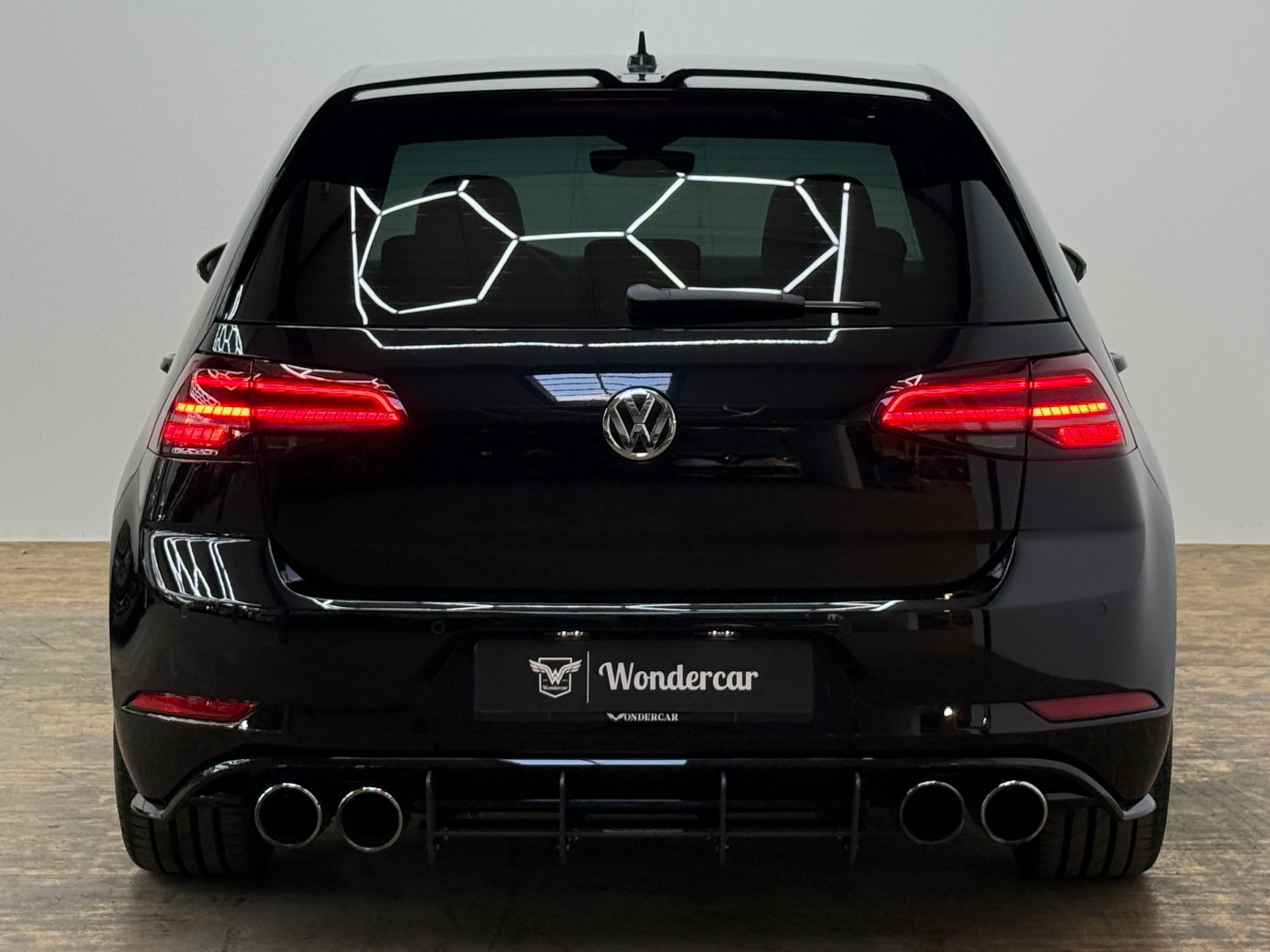 VW Golf 2.0 TSI R 4Motion DSG-image-11