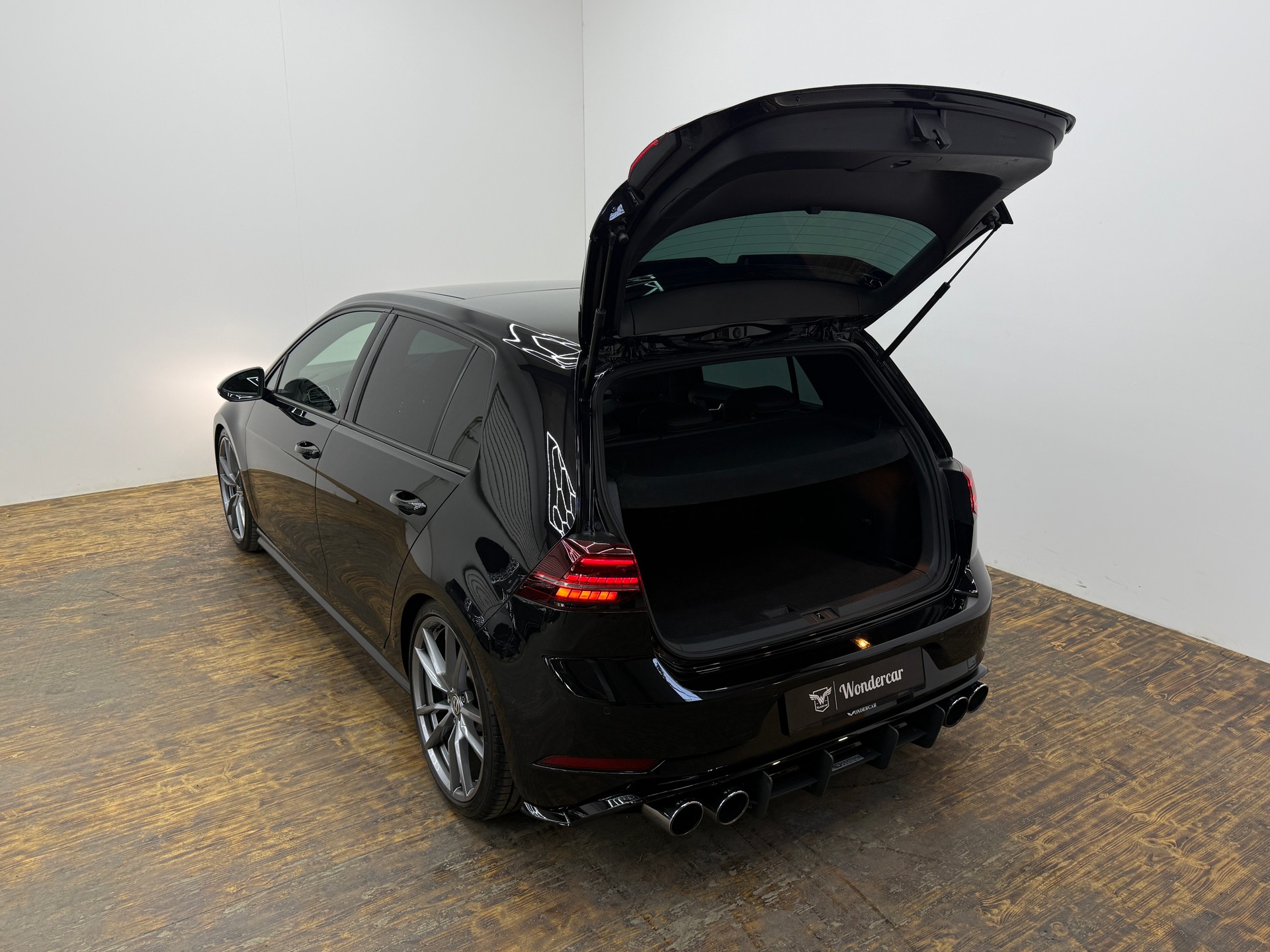 VW Golf 2.0 TSI R 4Motion DSG-image-22