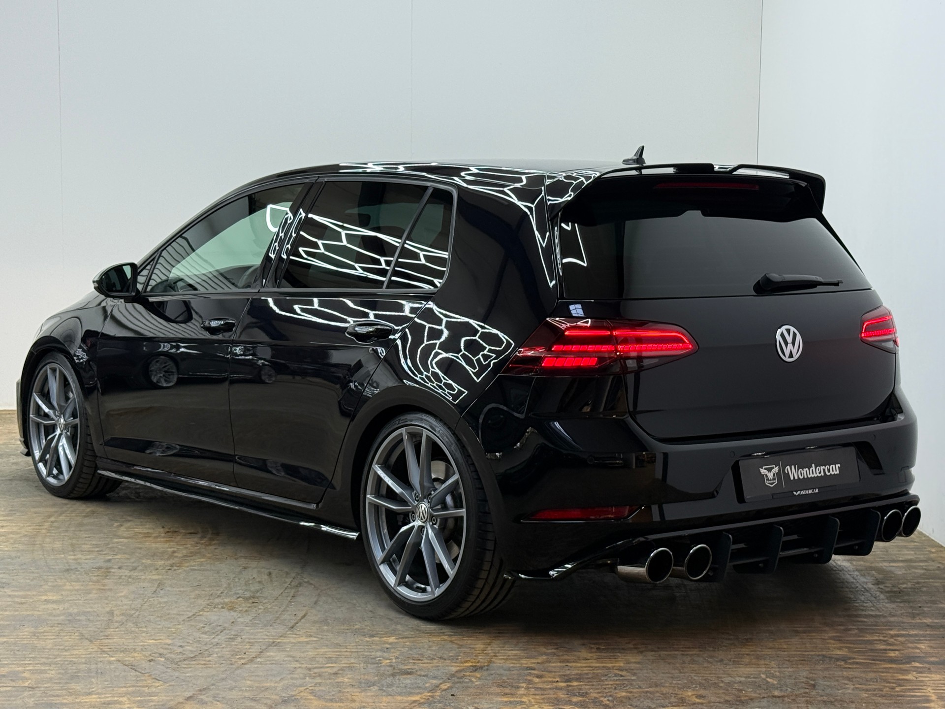 VW Golf 2.0 TSI R 4Motion DSG-image-9