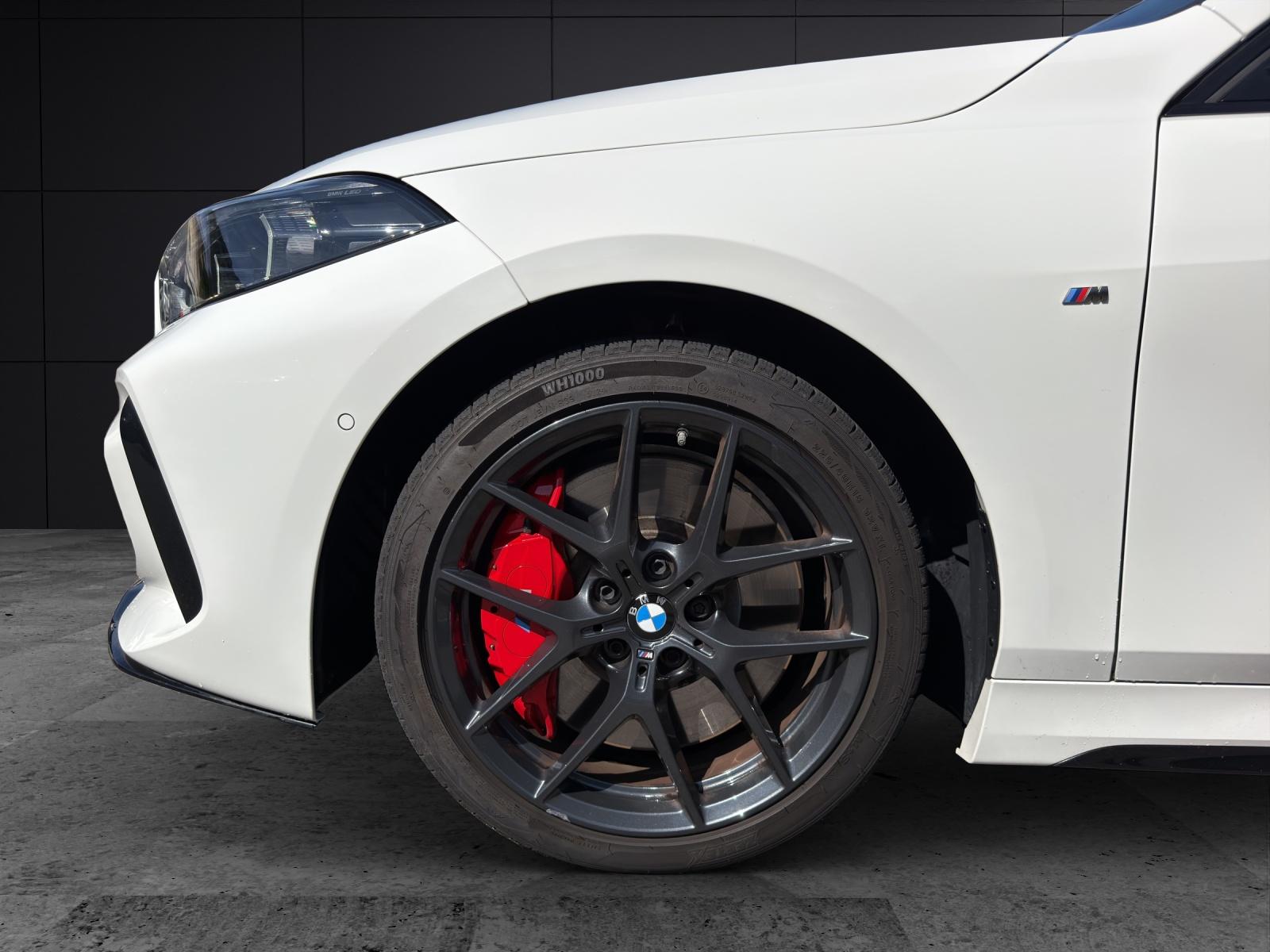 BMW 1er Reihe F40 M135i xDrive-image-4