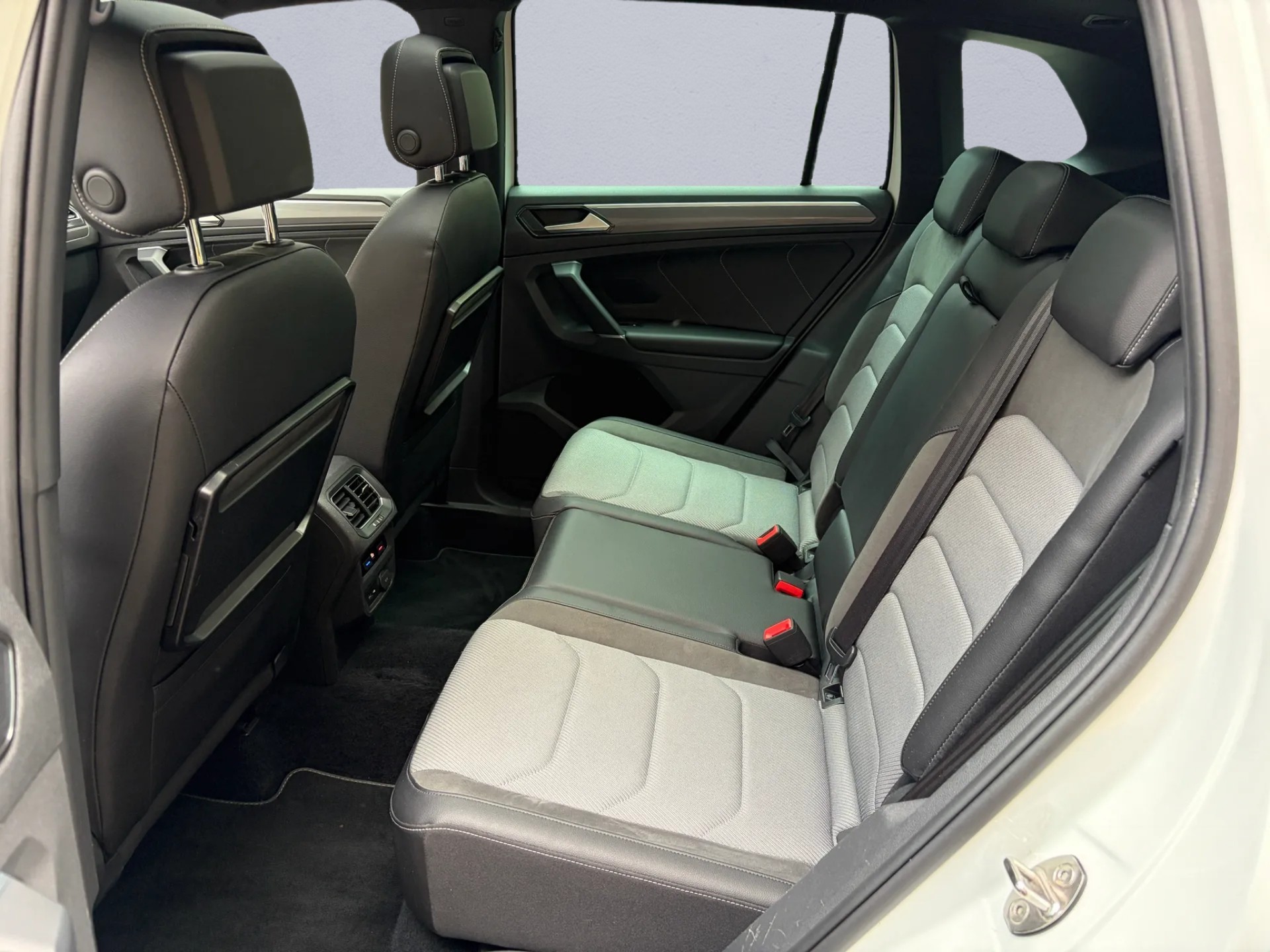 VW Tiguan 2.0TSI Highline 4Motion DSG-image-10