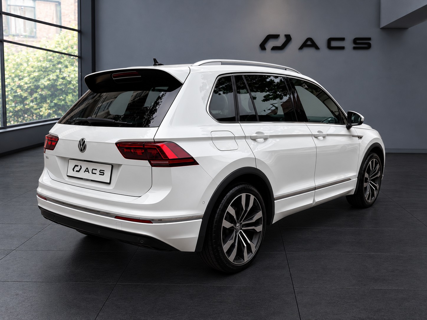 VW Tiguan 2.0TSI Highline 4Motion DSG-image-3