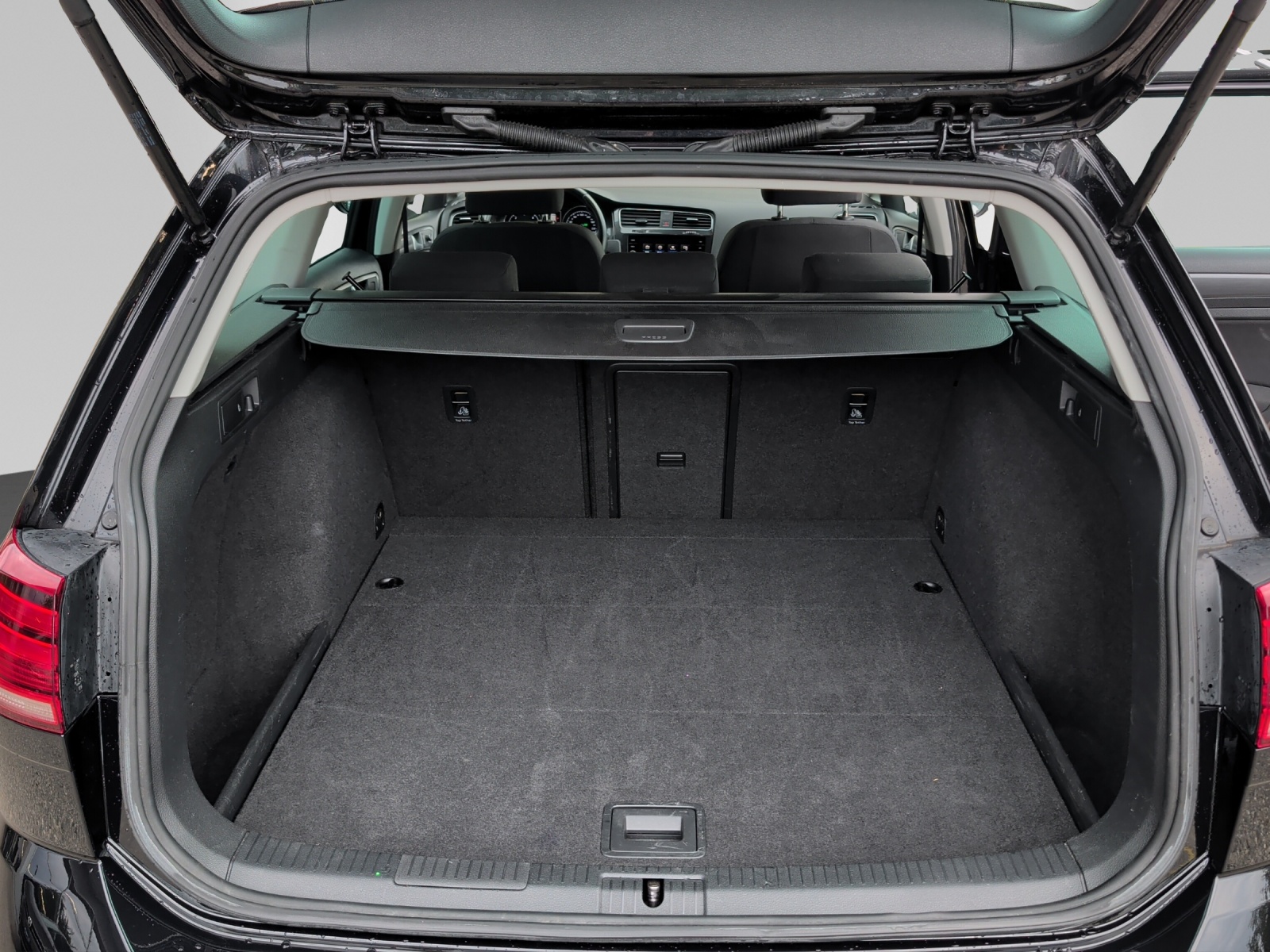 VW Golf Variant 2.0 TDI Comfortline 4Motion-image-11