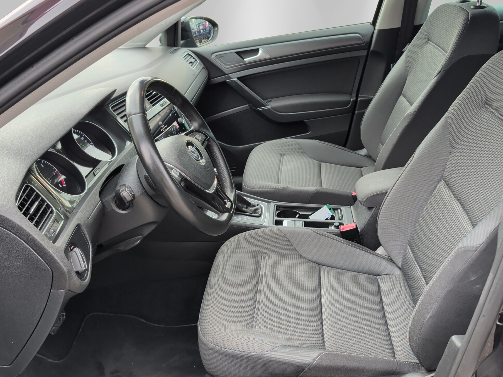 VW Golf Variant 2.0 TDI Comfortline 4Motion-image-8