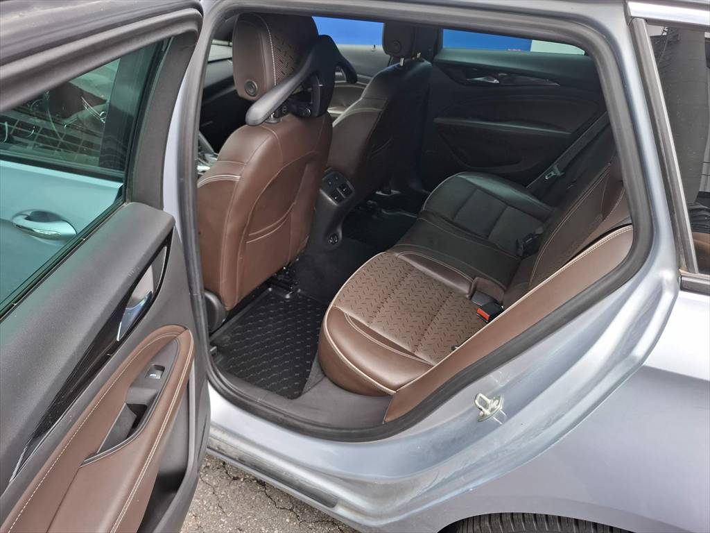 OPEL Insignia 2.0 CDTI Sports Tourer Excellence Automatic-image-9