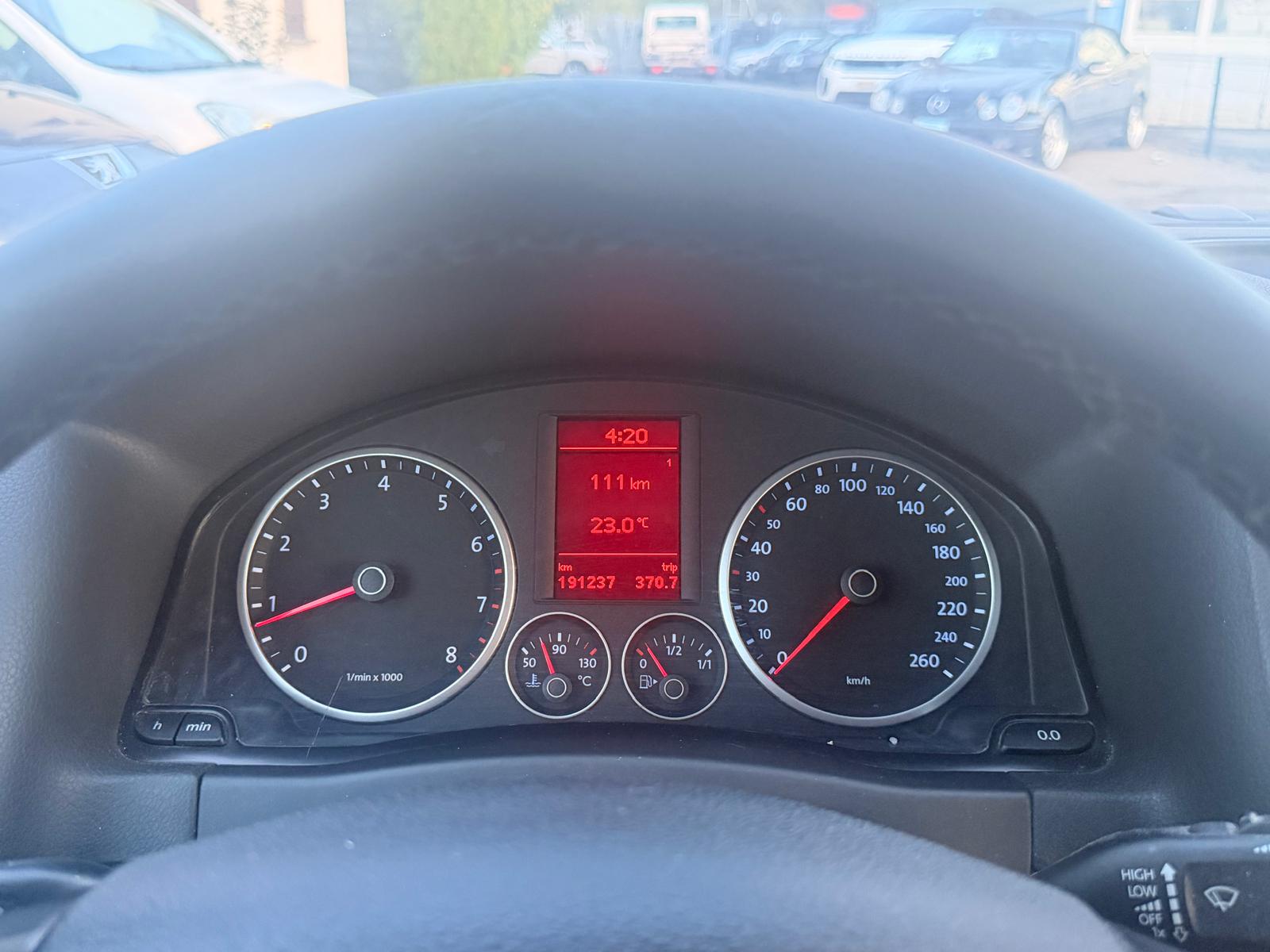 VW Tiguan 1.4 TSI Sport&Style-image-12