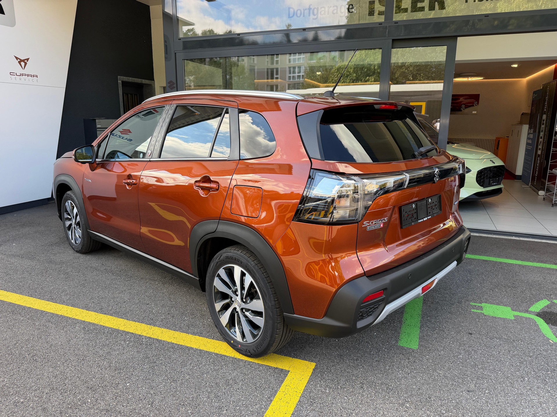 SUZUKI S-Cross 1.4 T Piz Sulai Top Hybrid 4x4-image-3