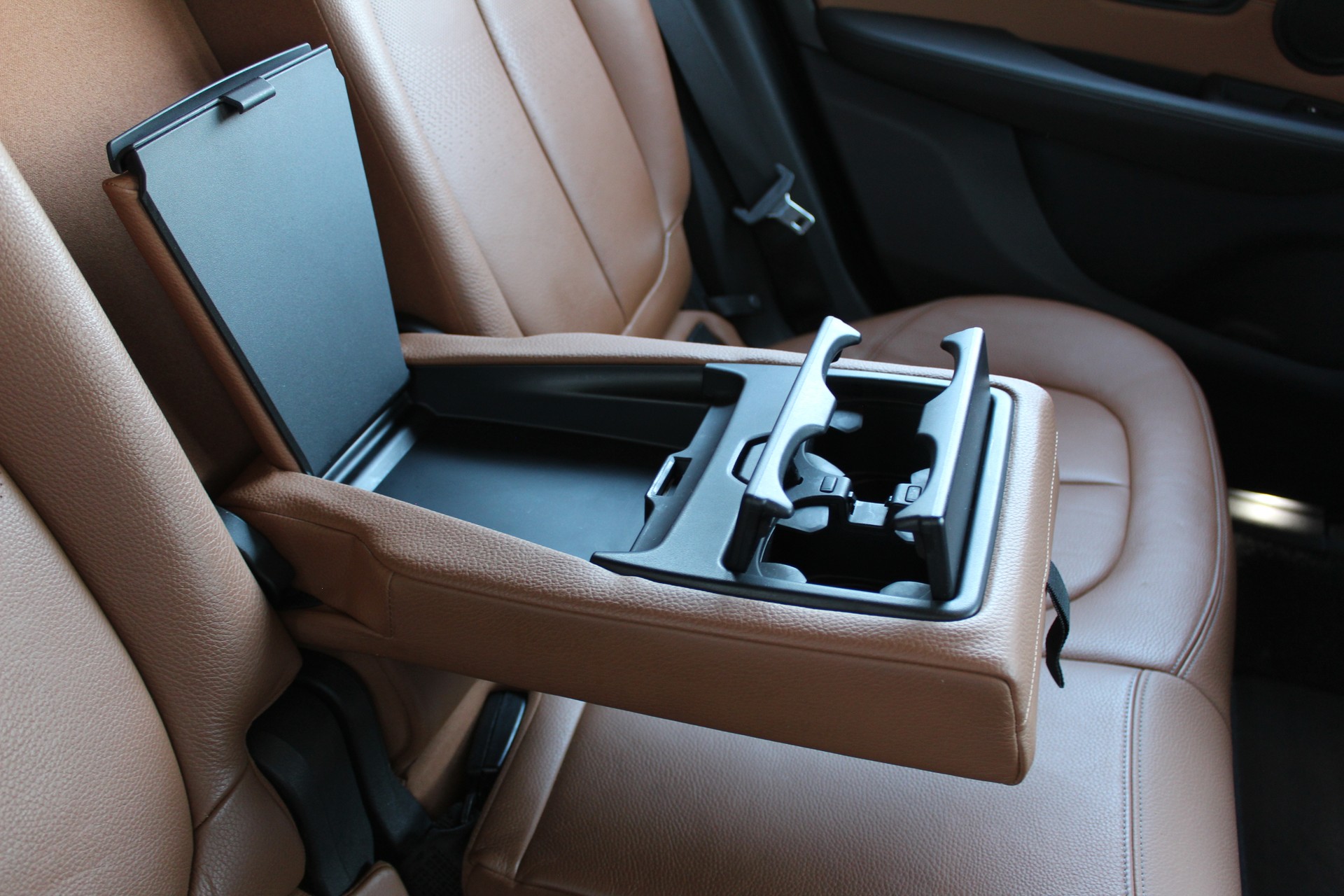BMW 225i xDrive Active Tourer Sport Line Steptronic-image-22