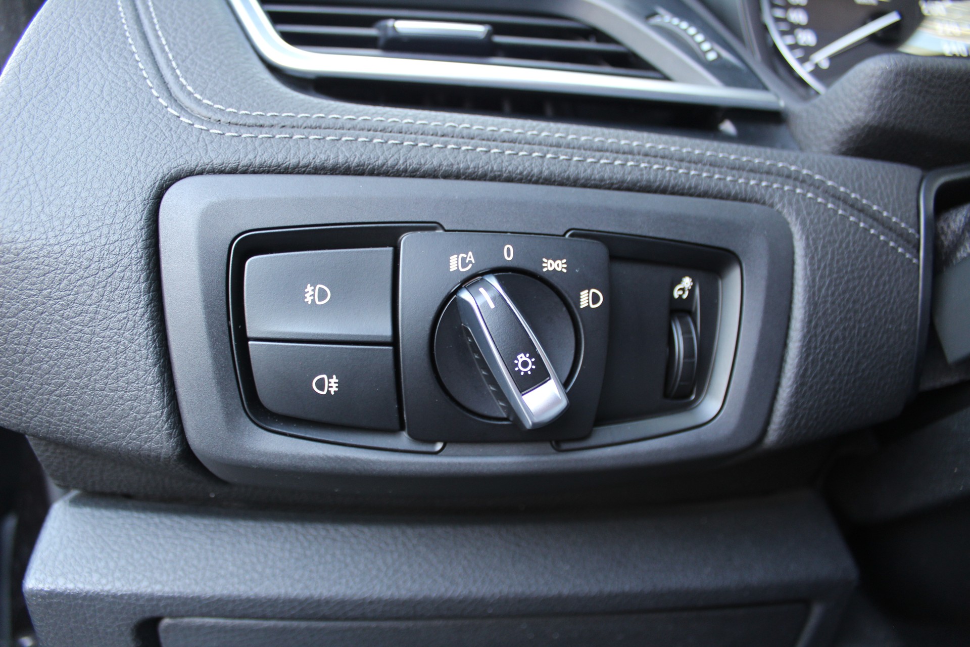 BMW 225i xDrive Active Tourer Sport Line Steptronic-image-18