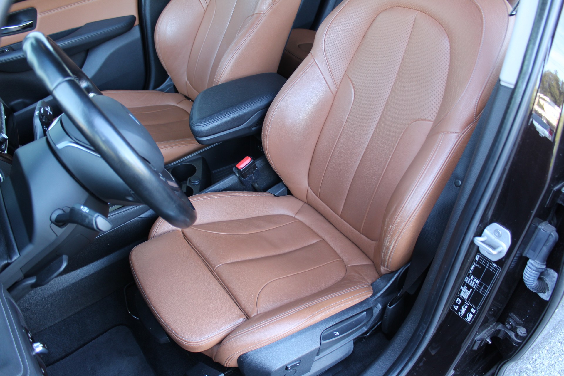 BMW 225i xDrive Active Tourer Sport Line Steptronic-image-9