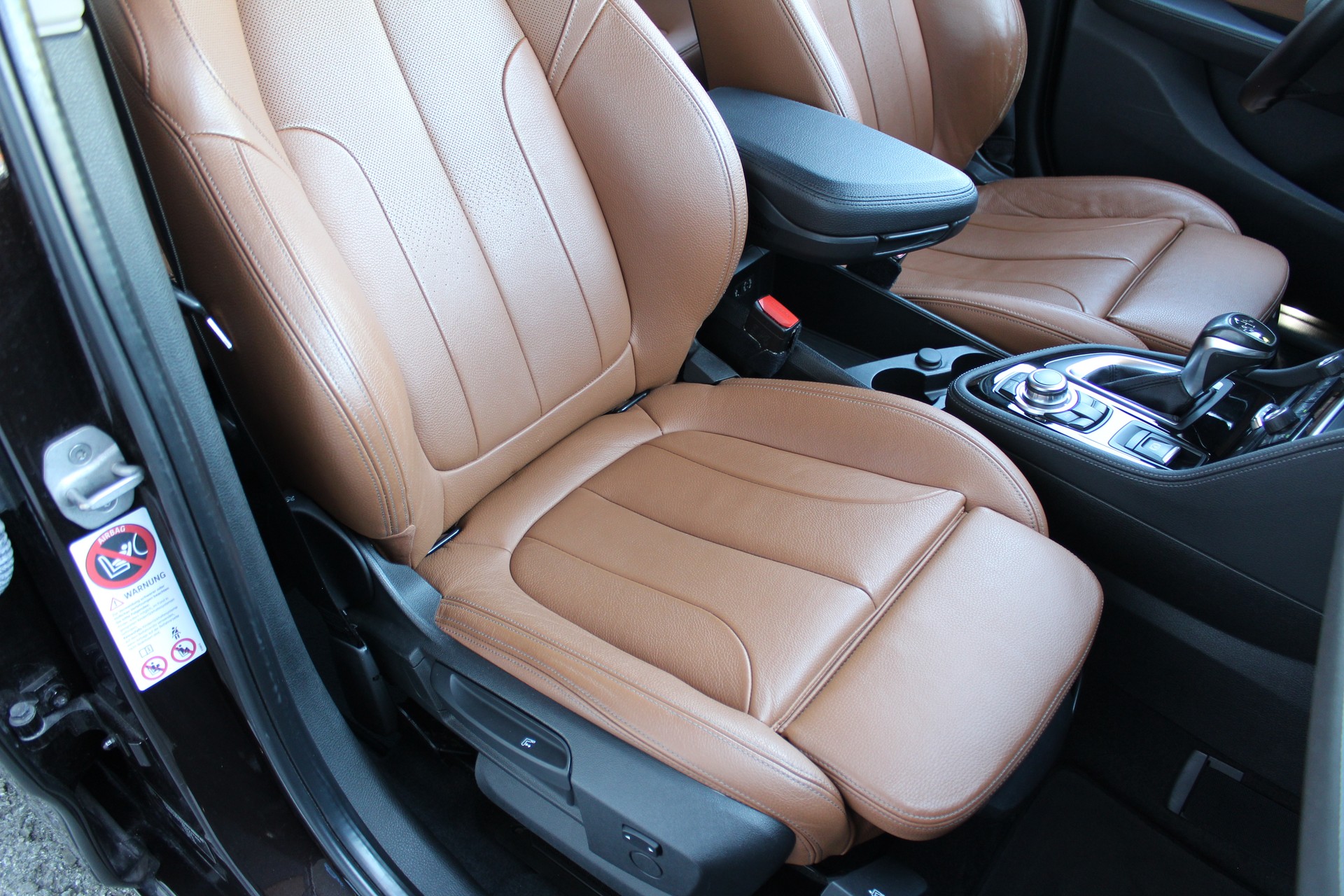 BMW 225i xDrive Active Tourer Sport Line Steptronic-image-11