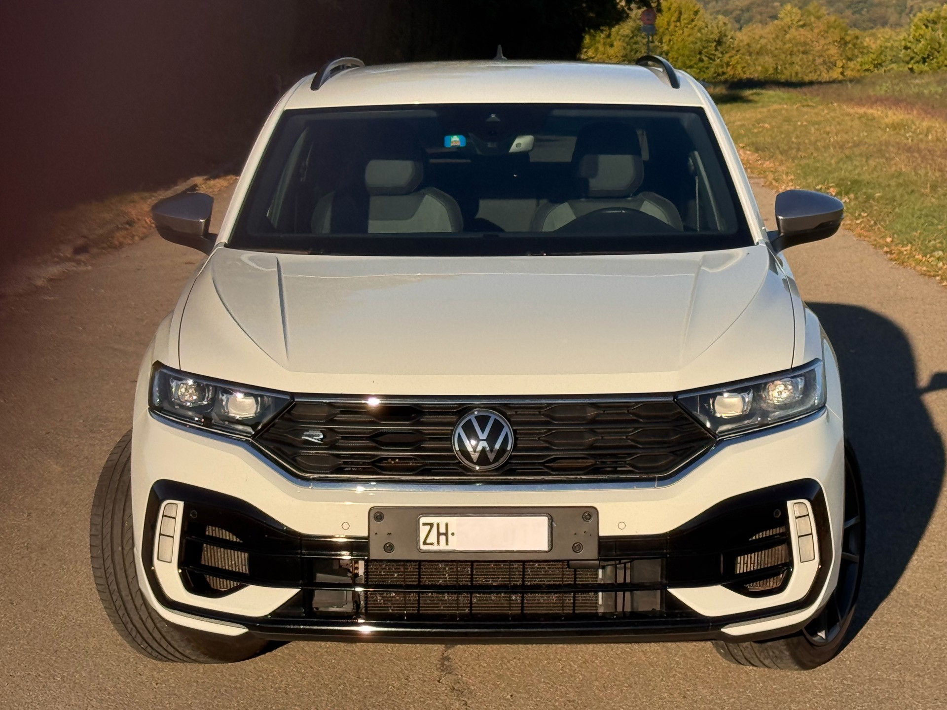 VW 2.0 TSI R DSG 4Motion Pure White uni-image-2