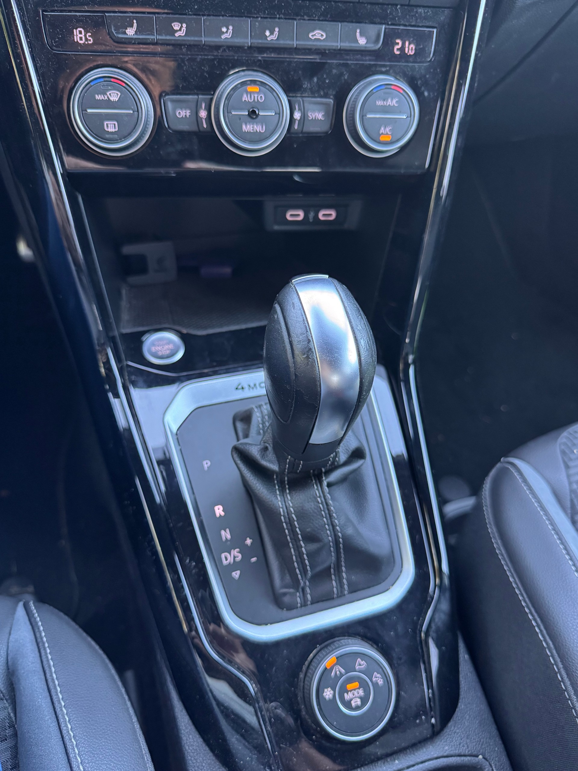 VW 2.0 TSI R DSG 4Motion Pure White uni-image-7
