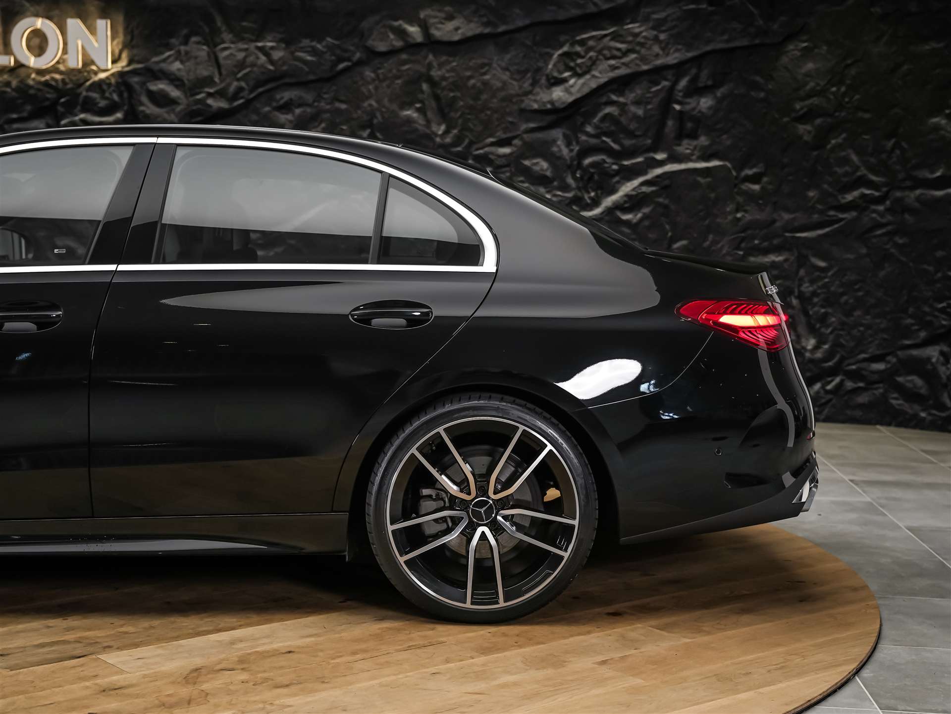 MERCEDES-BENZ C 300 Limo AMG Advance *Werksgarantie*20" Felgen*-image-17