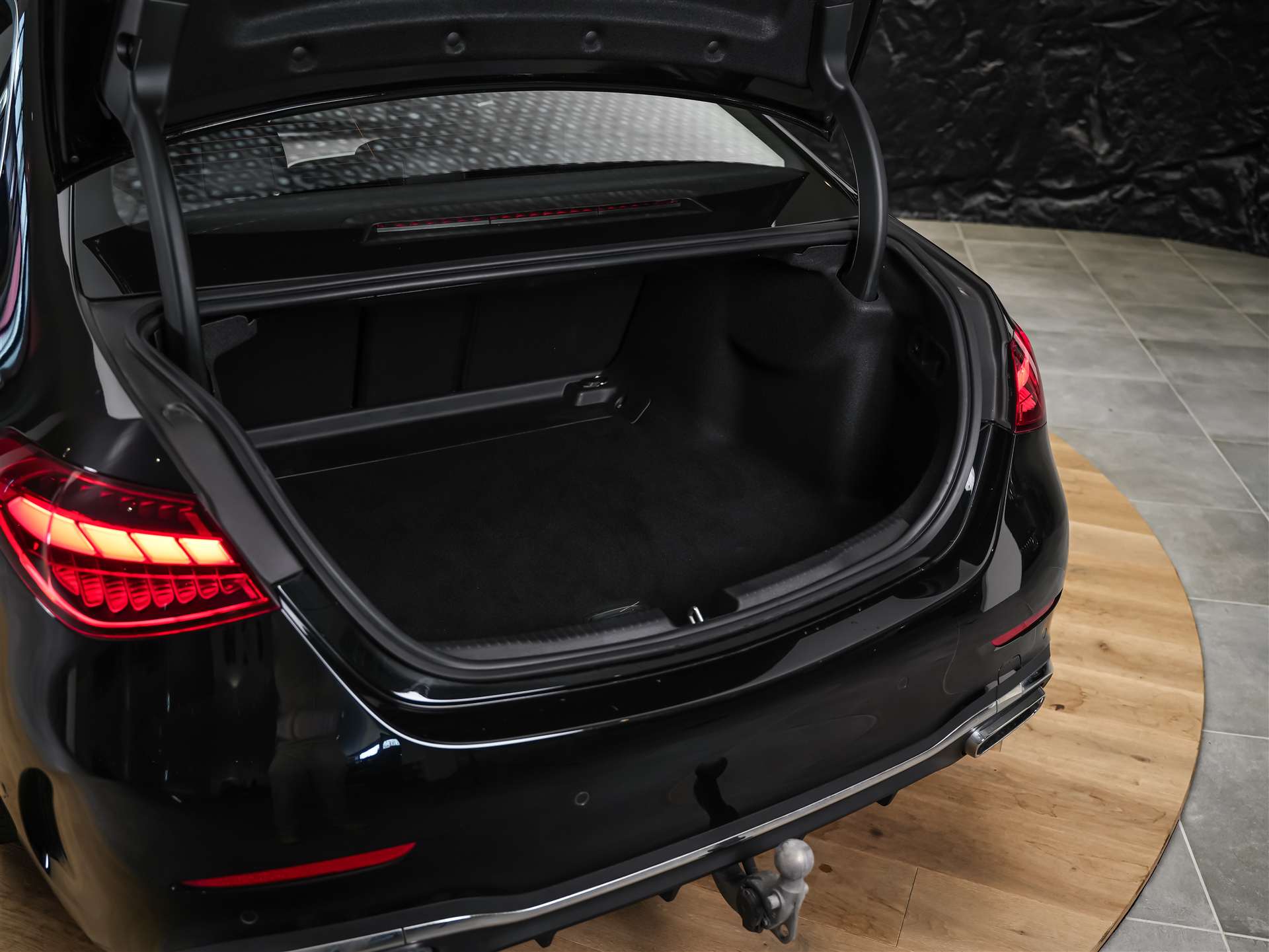 MERCEDES-BENZ C 300 Limo AMG Advance *Werksgarantie*20" Felgen*-image-43