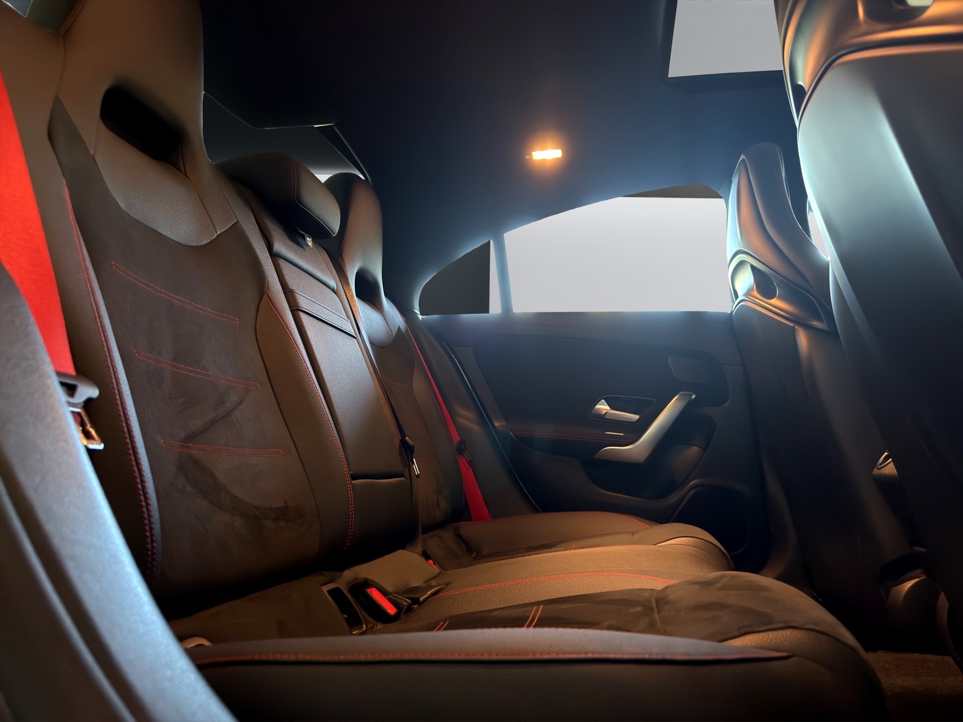 MERCEDES-BENZ CLA 35 AMG 4Matic 8G-DCT-image-24