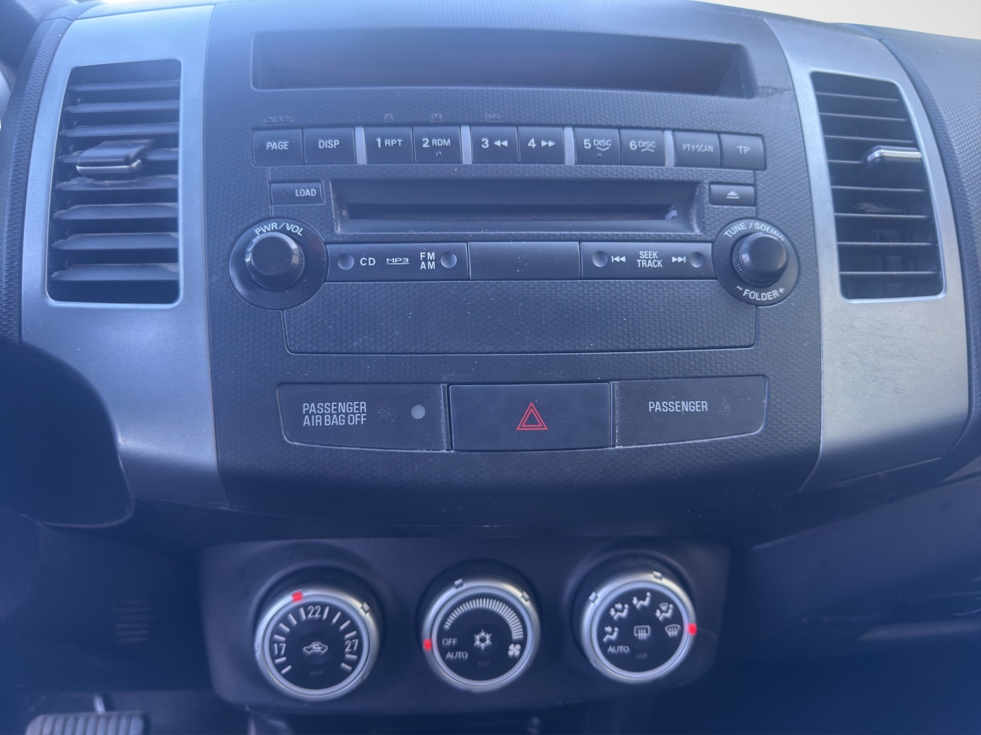 MITSUBISHI Outlander 2.4 Invite 4WD CVT-image-12