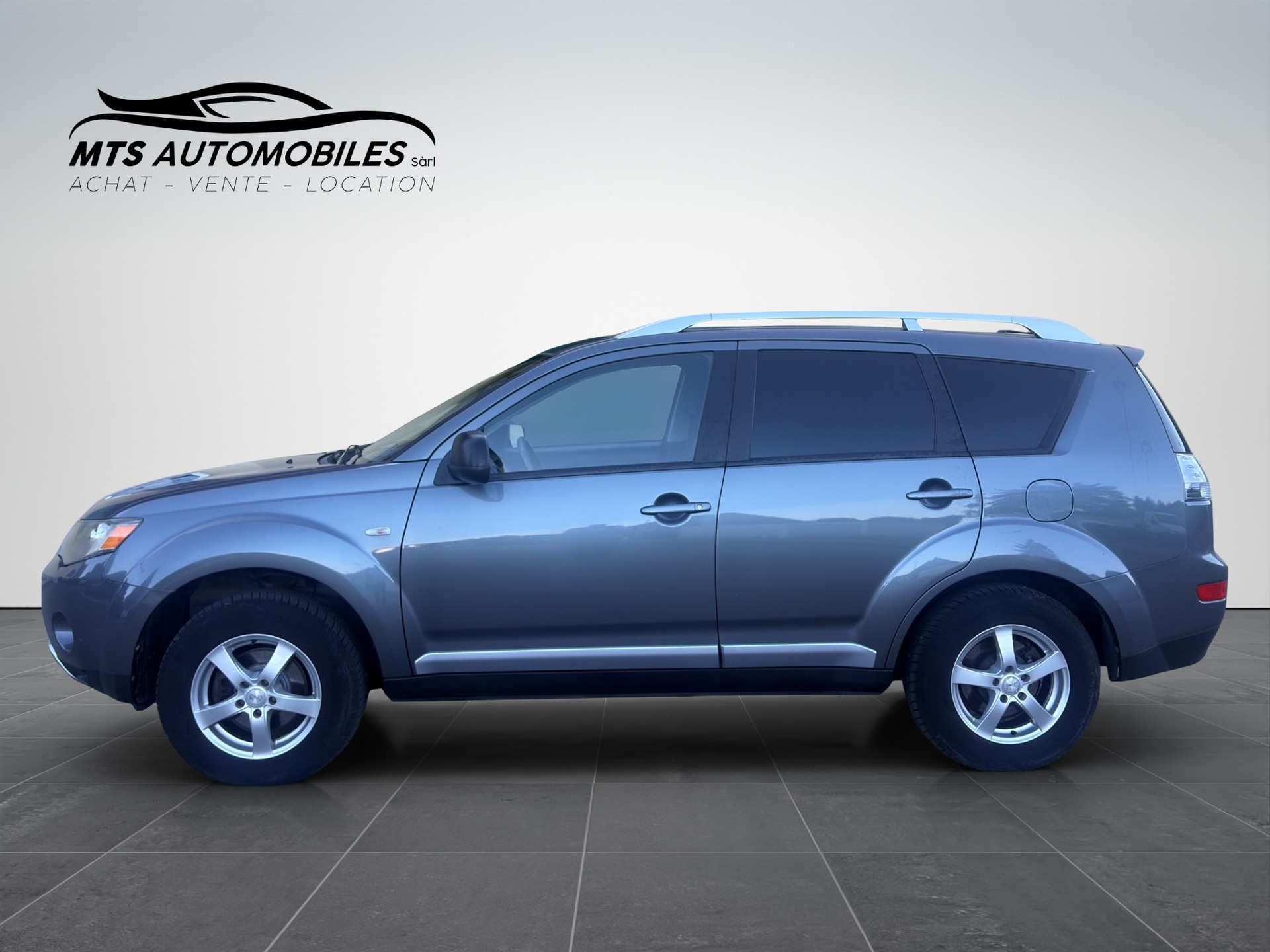 MITSUBISHI Outlander 2.4 Invite 4WD CVT-image-2