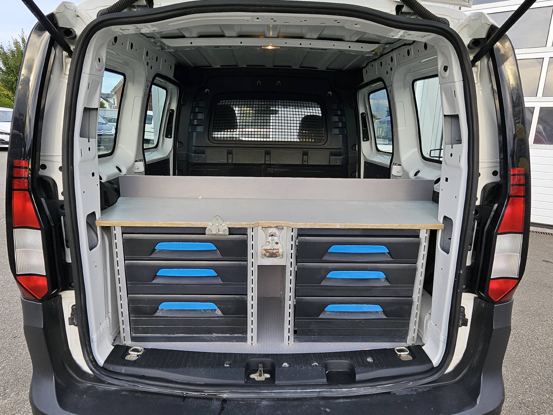 VW Caddy Kaw. 2.0 TDI 122 BlueMT 4m * Frisch ab MFK * Klima * 8- fach bereift *-image-12