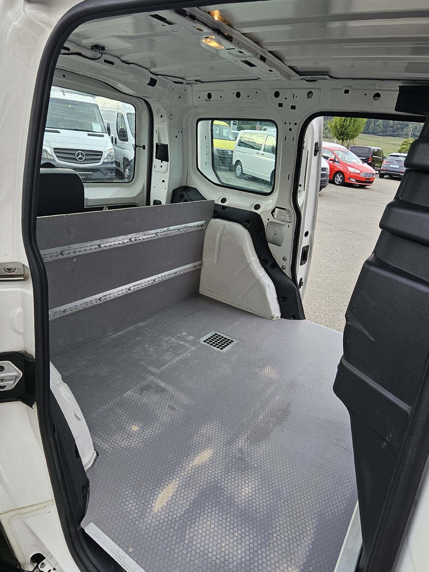VW Caddy Kaw. 2.0 TDI 122 BlueMT 4m * Frisch ab MFK * Klima * 8- fach bereift *-image-16