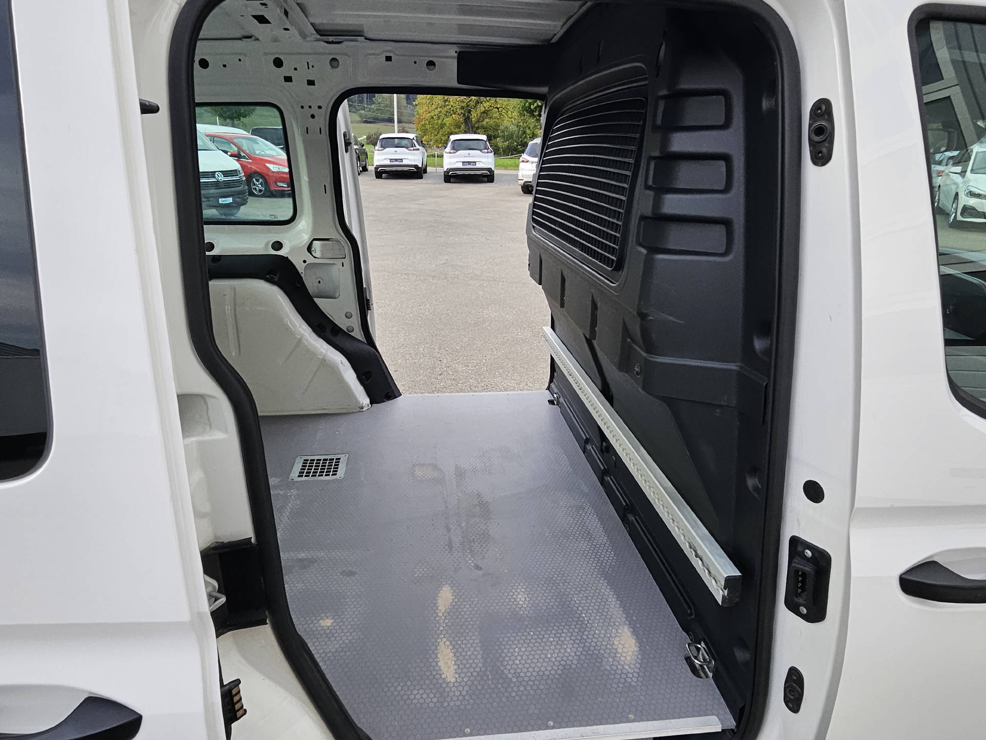 VW Caddy Kaw. 2.0 TDI 122 BlueMT 4m * Frisch ab MFK * Klima * 8- fach bereift *-image-15