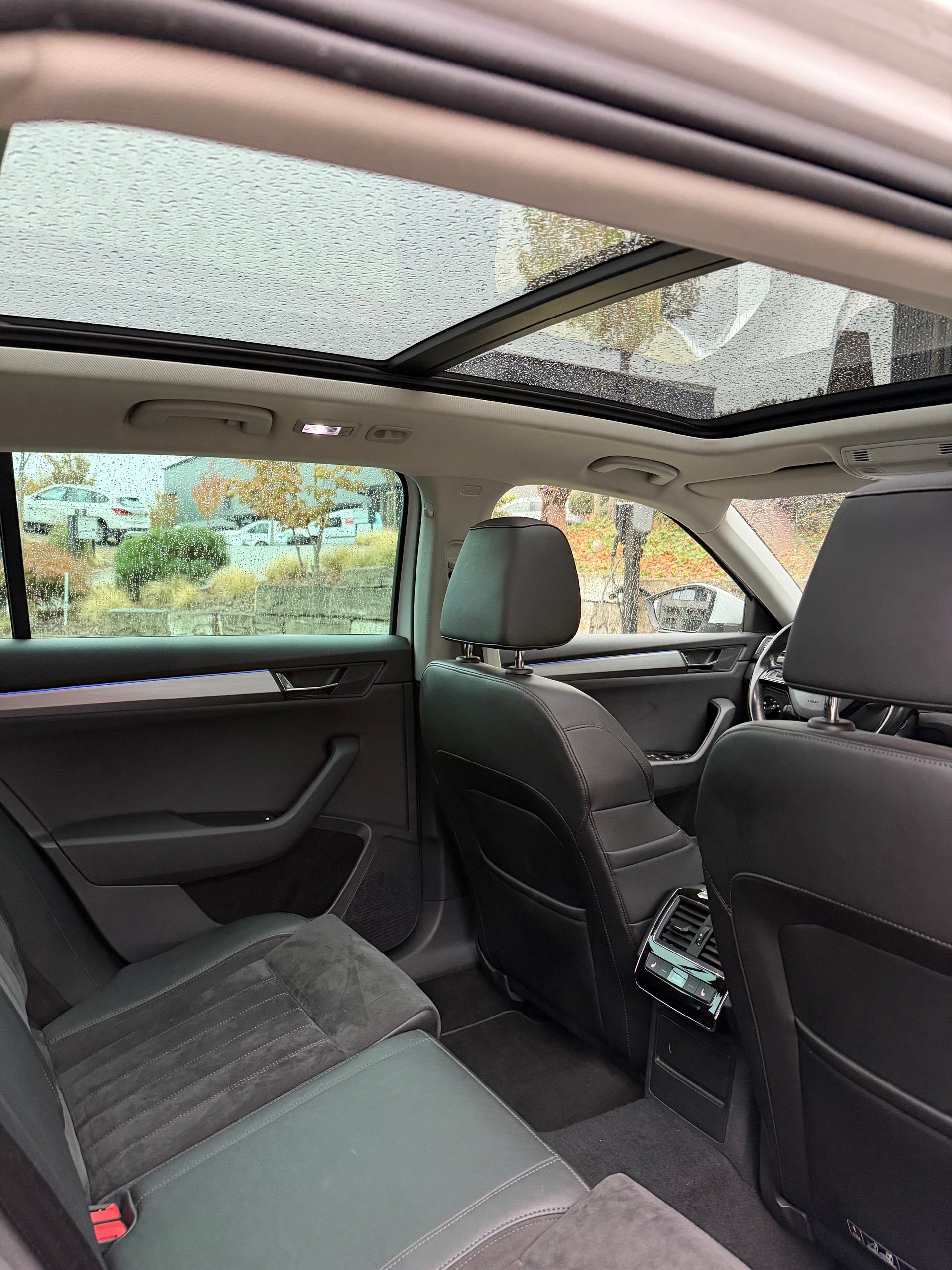 SKODA Superb Combi 2.0 TSI Sport Line DSG 4x4-image-7