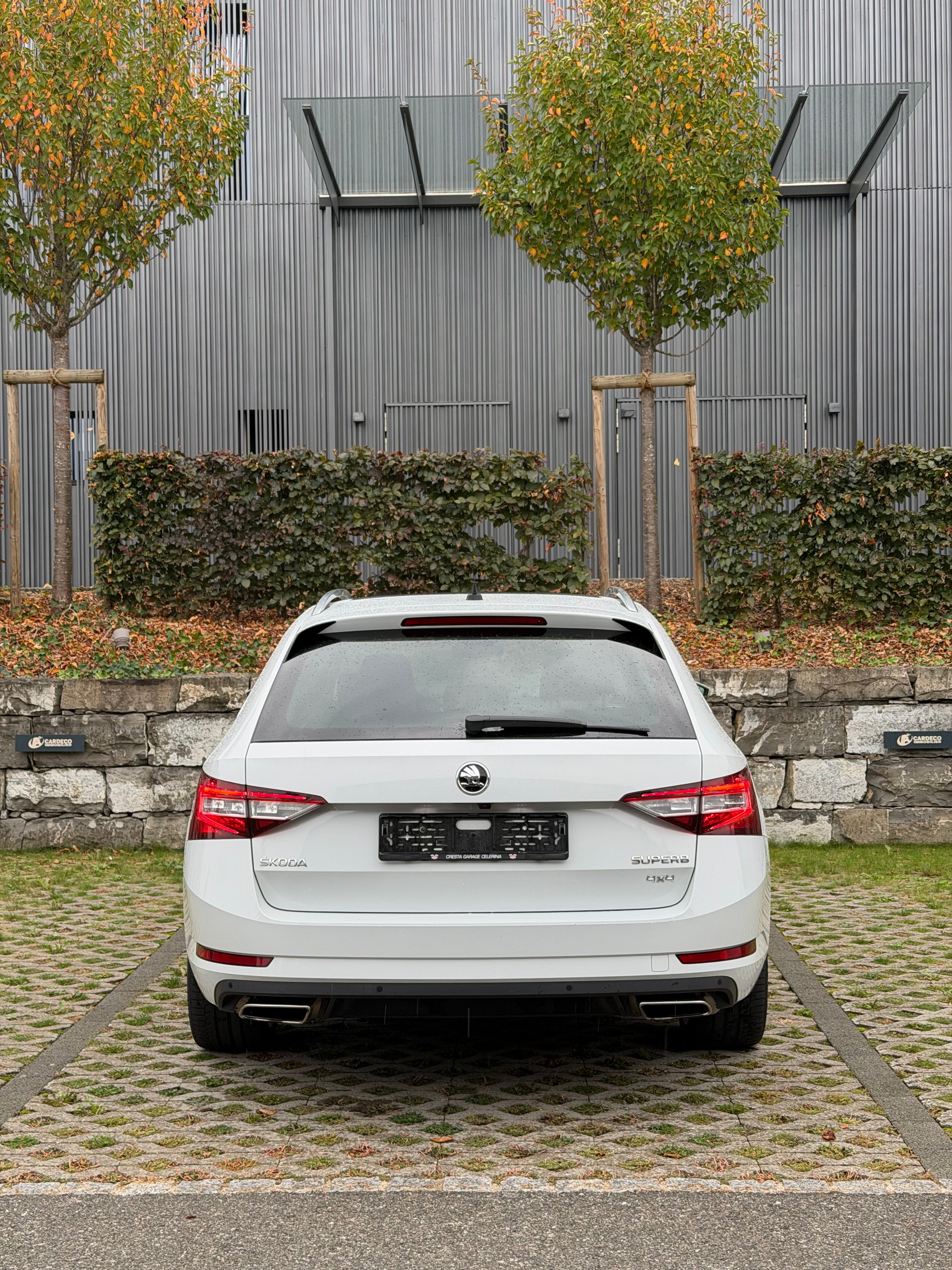 SKODA Superb Combi 2.0 TSI Sport Line DSG 4x4-image-2